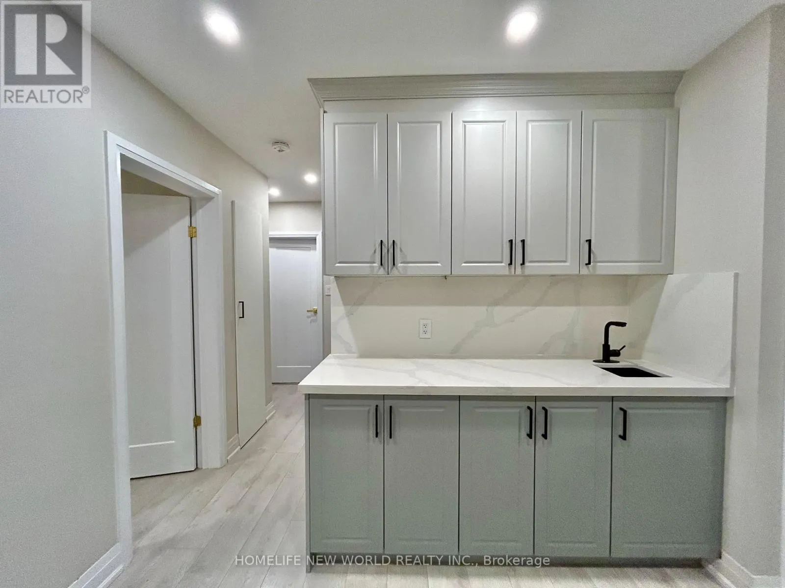 261 SILVERBIRCH DRIVE