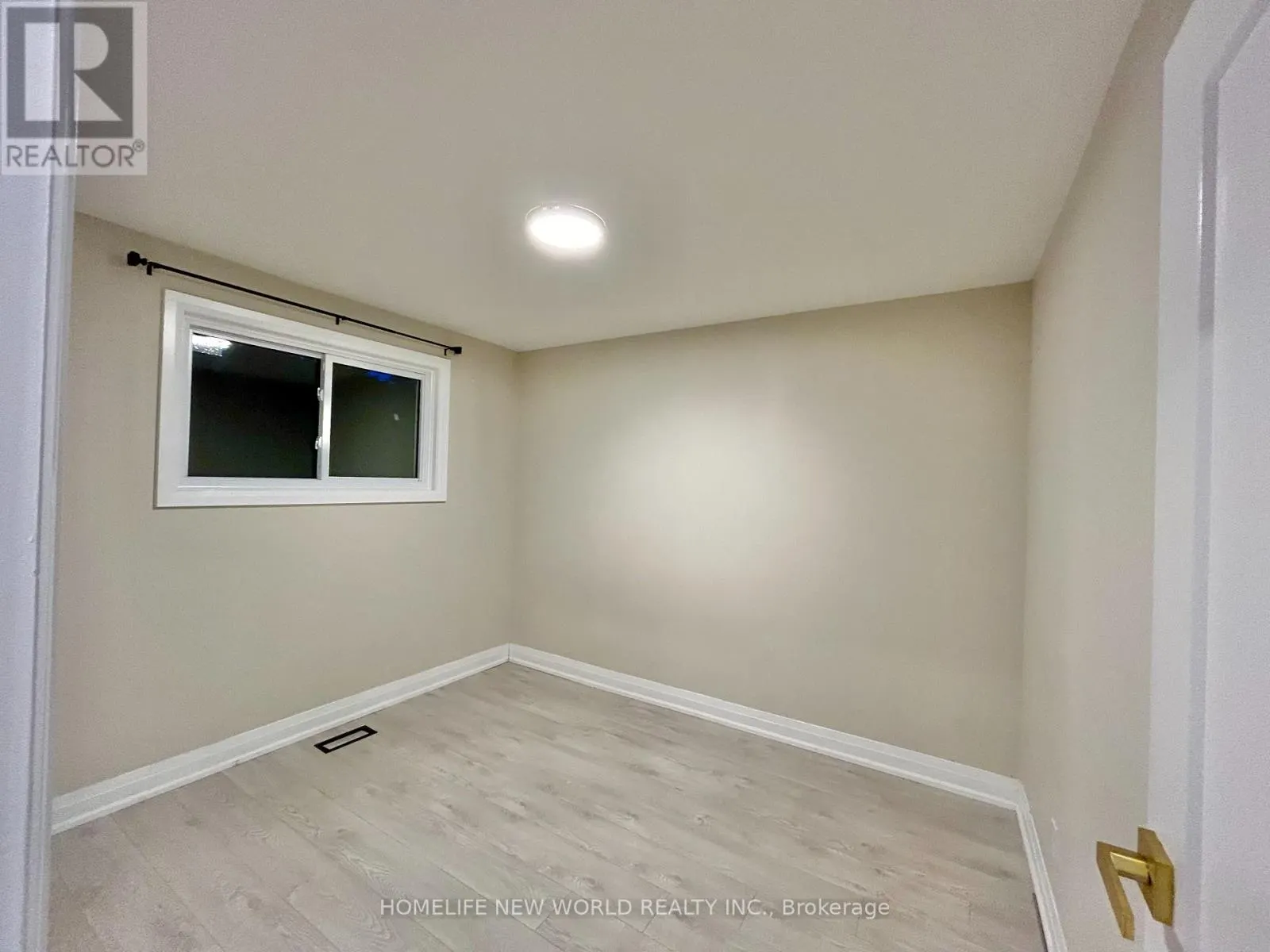 261 SILVERBIRCH DRIVE