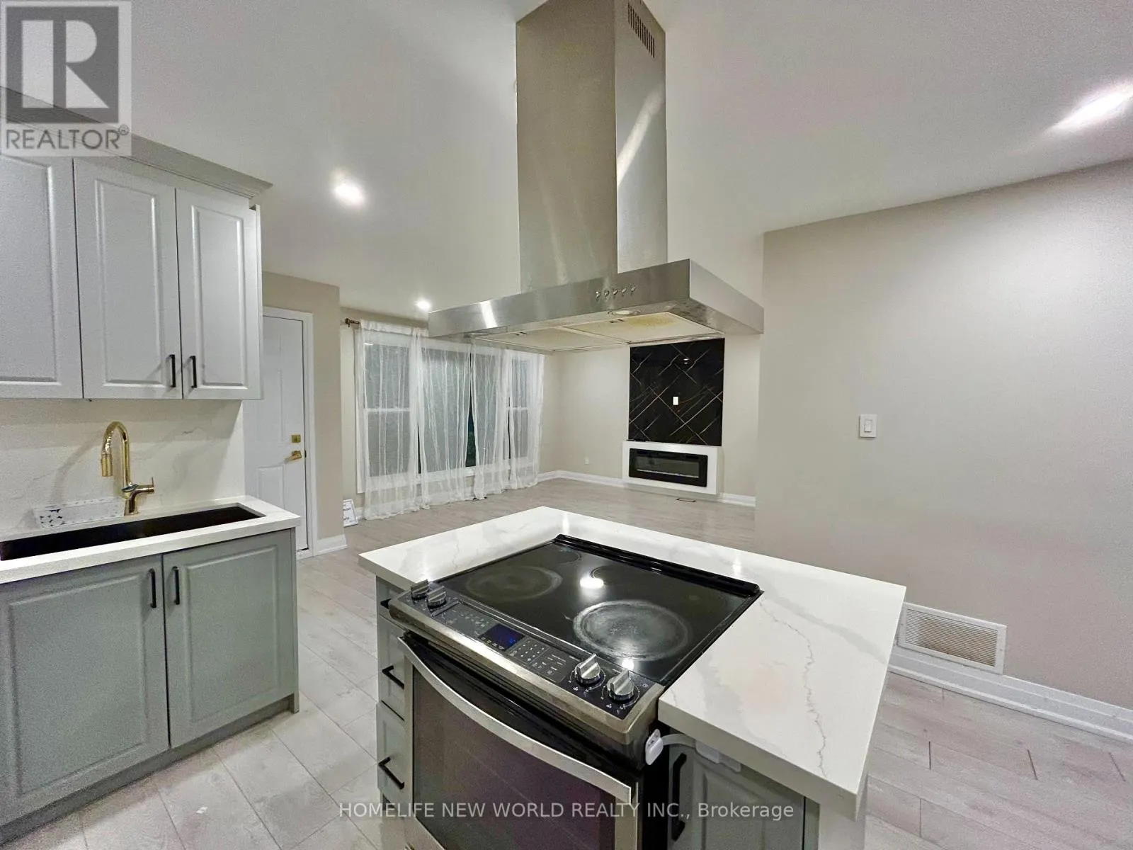 261 SILVERBIRCH DRIVE