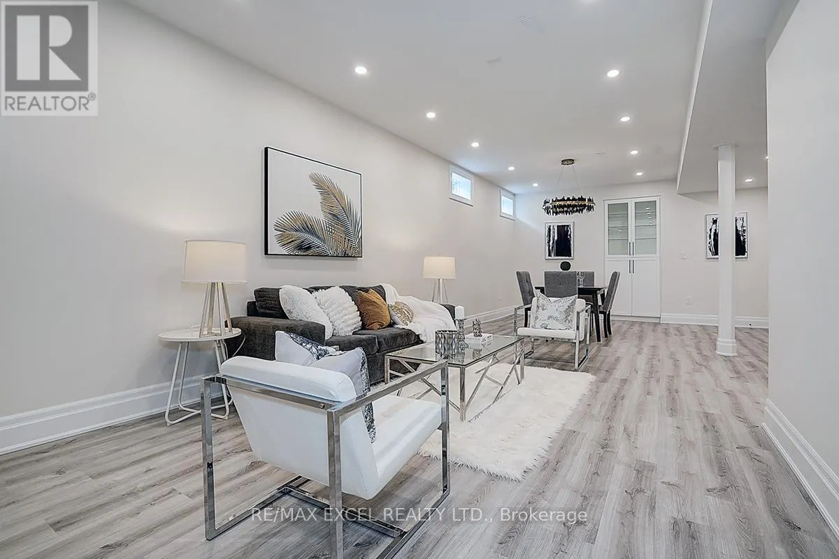 137 PINE HILL CRESCENT