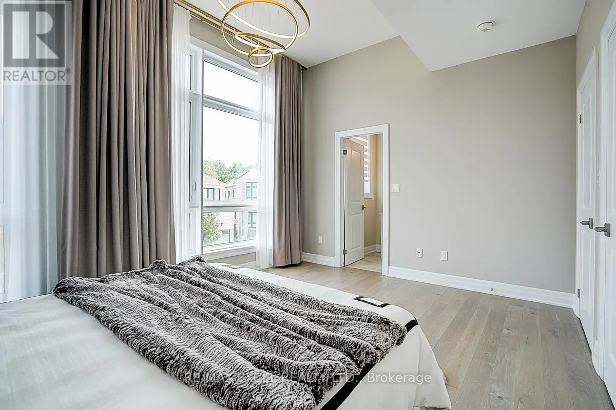 137 PINE HILL CRESCENT