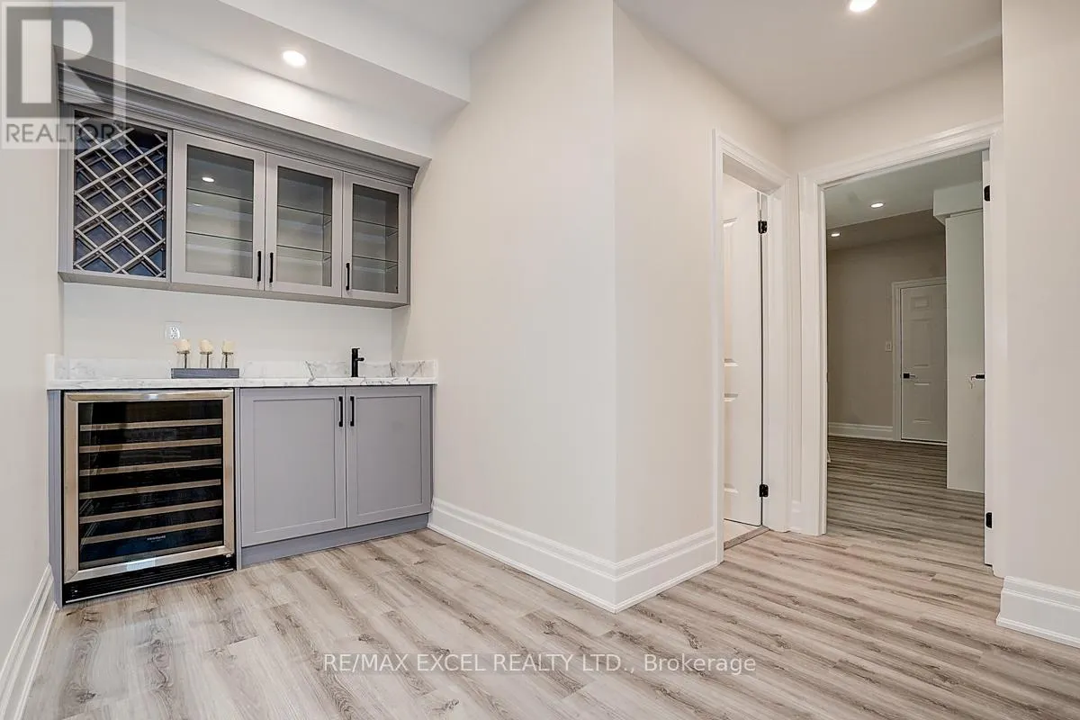 137 PINE HILL CRESCENT