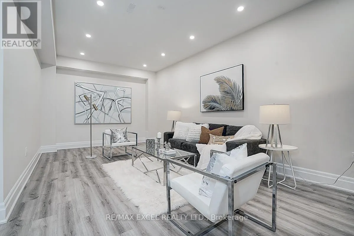 137 PINE HILL CRESCENT