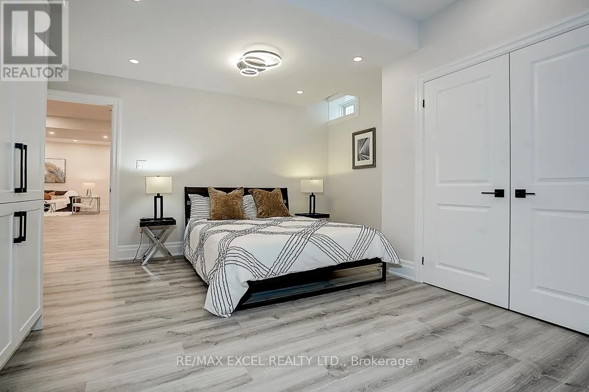 137 PINE HILL CRESCENT