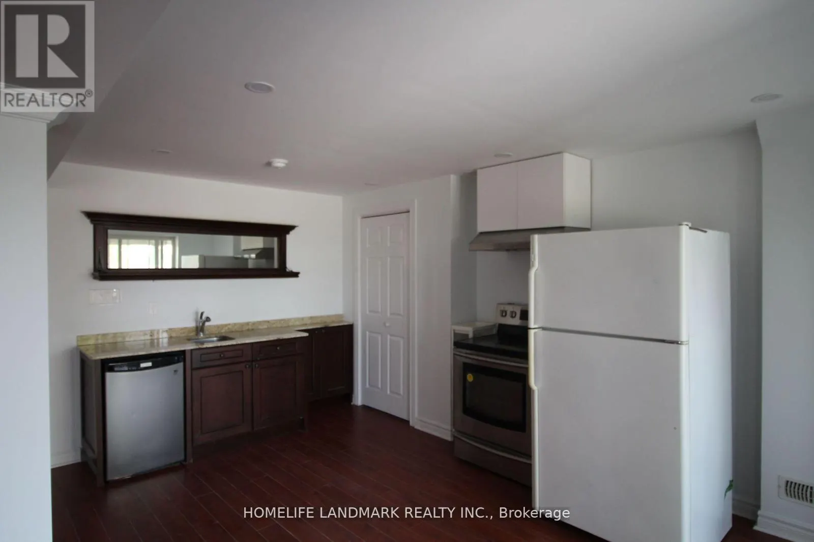 2 - 24 OLD FIELD CRESCENT
