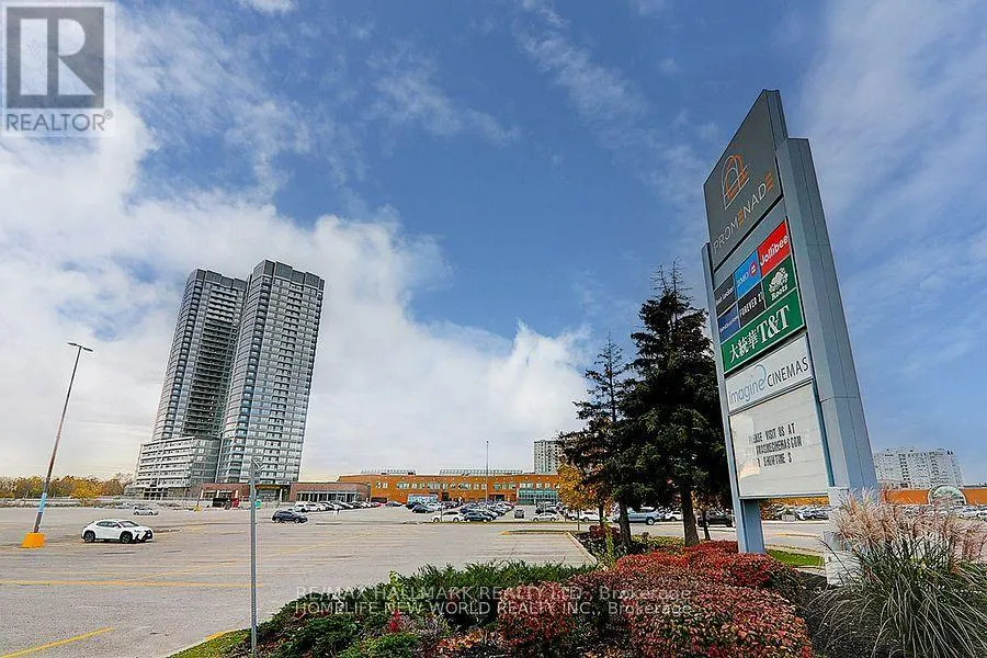 B526 - 50 UPPER MALL WAY