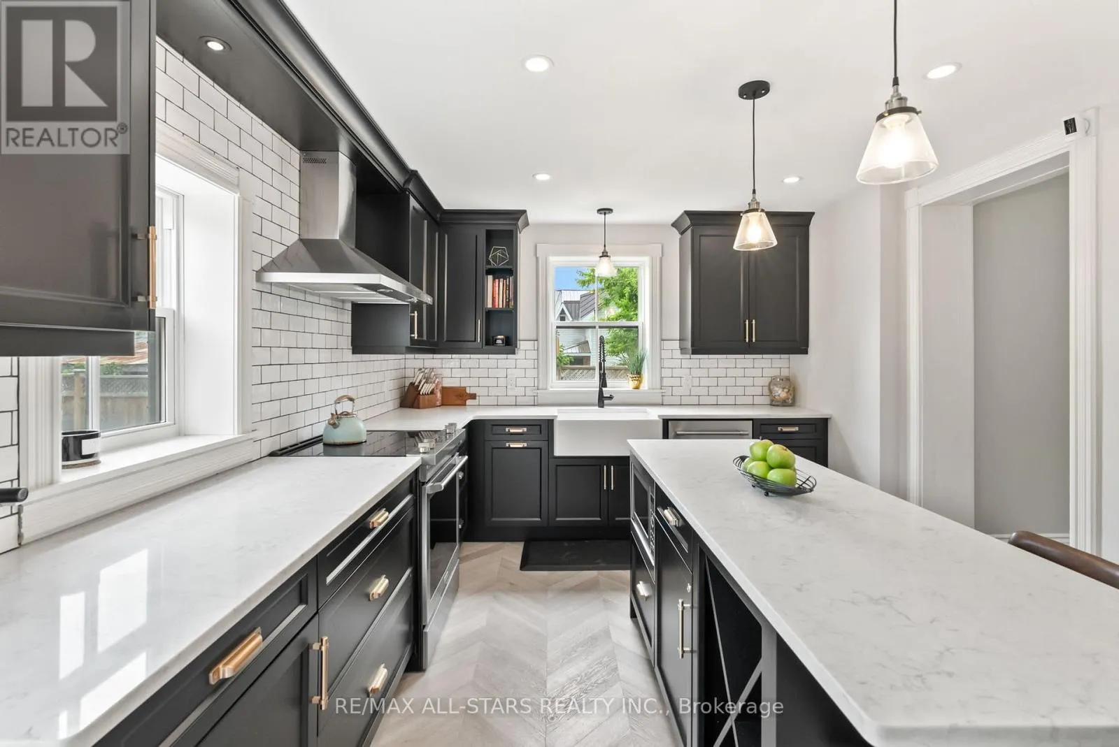 31 KING STREET W