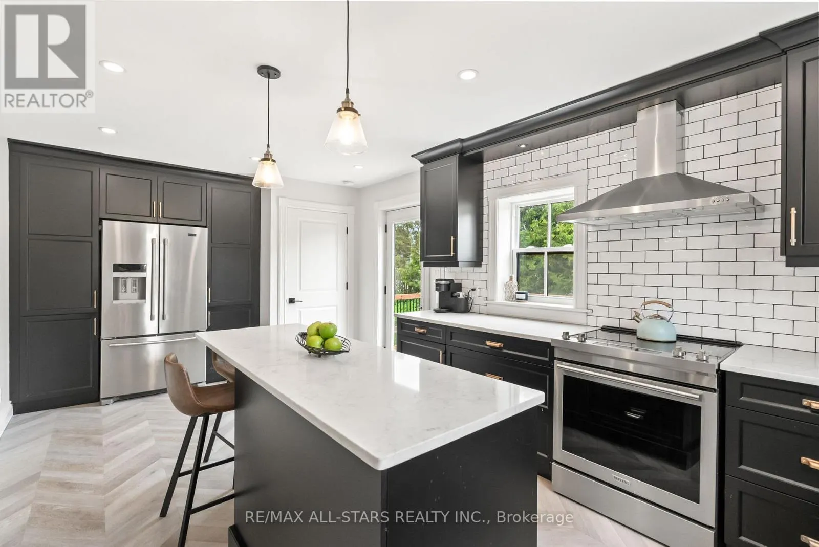 31 KING STREET W
