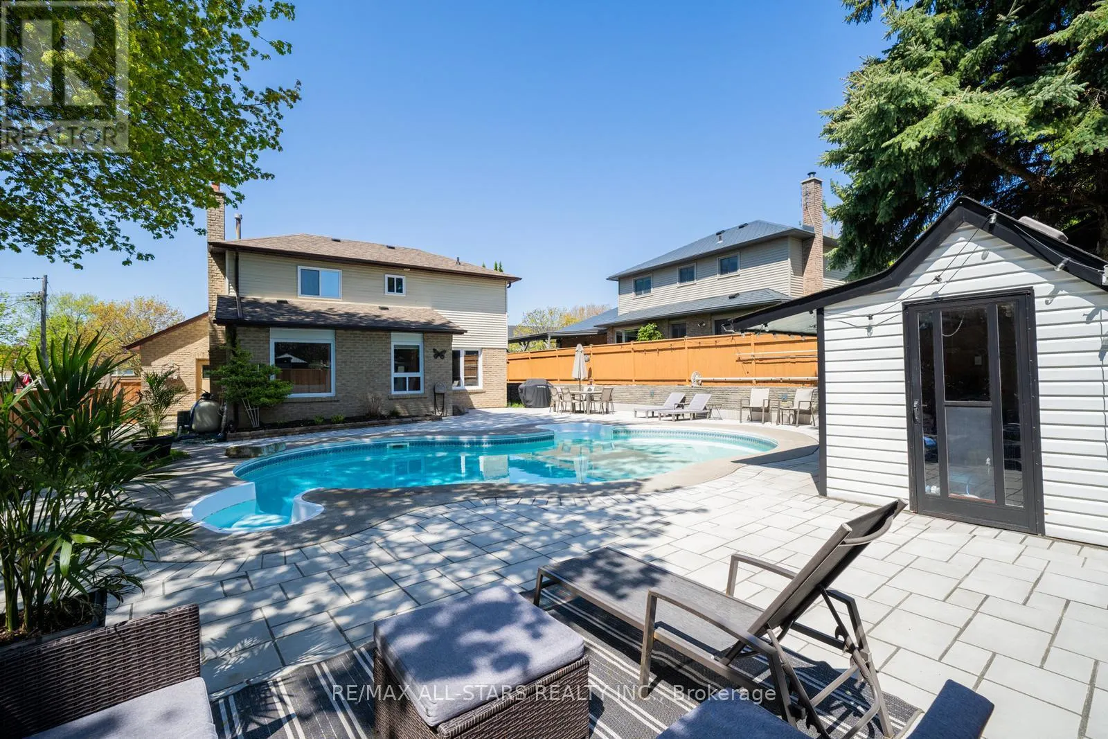 155 WILLOW LANE