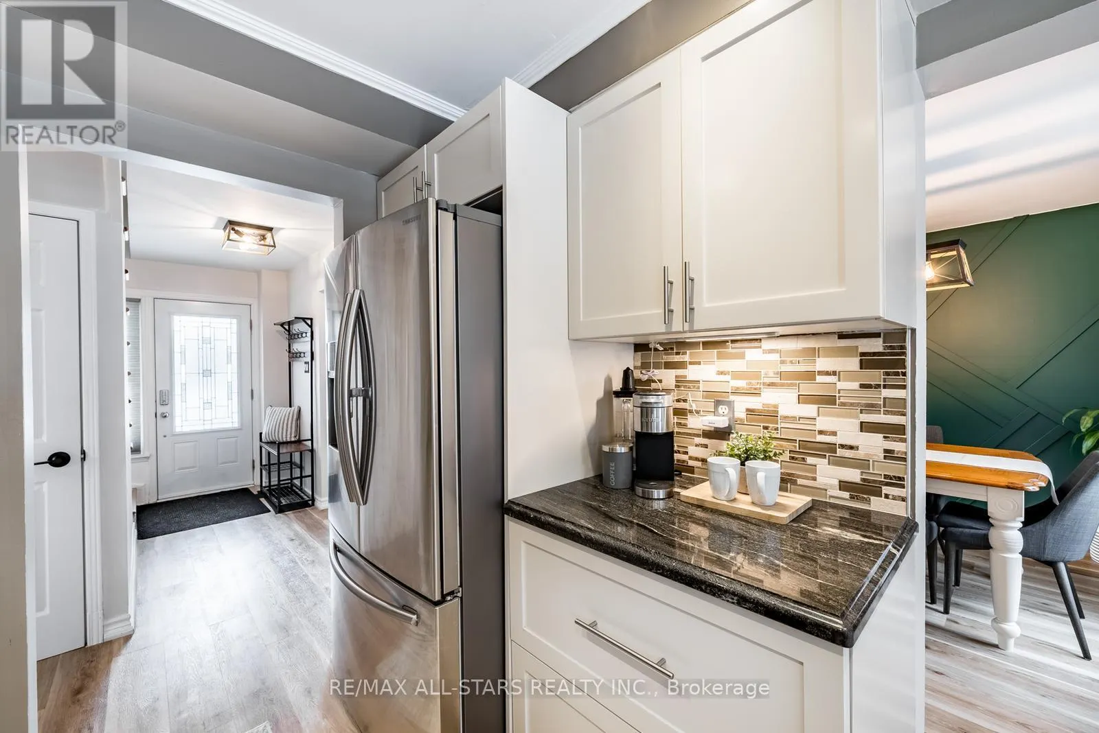 155 WILLOW LANE