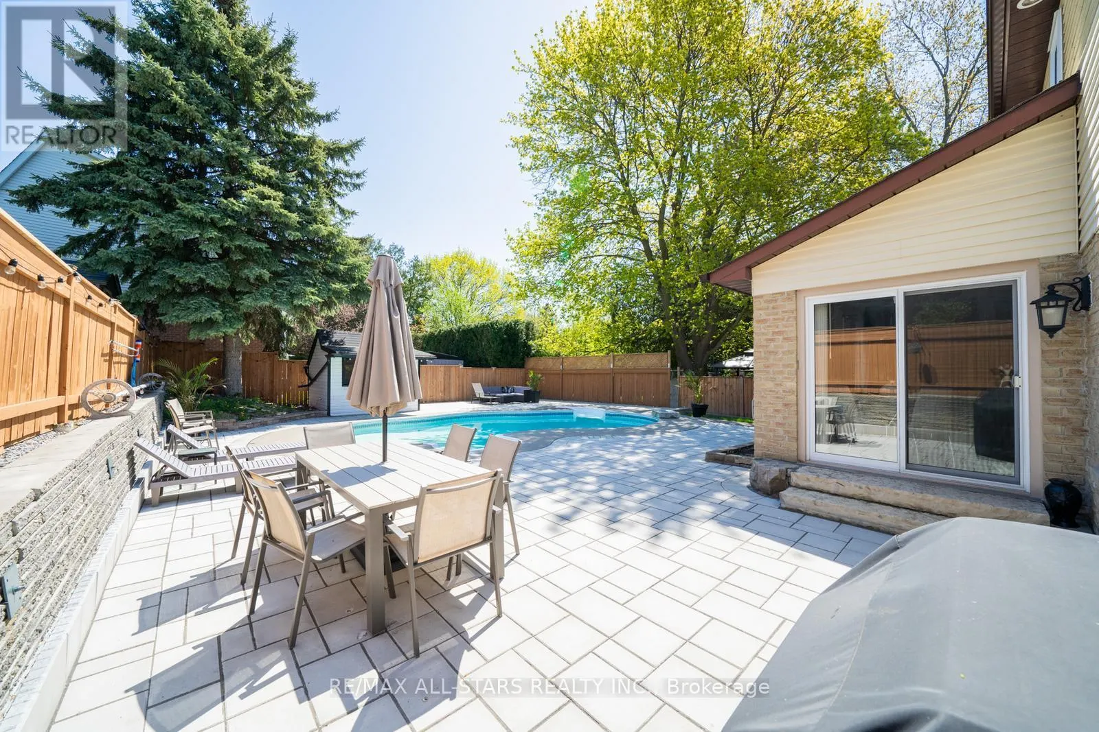 155 WILLOW LANE