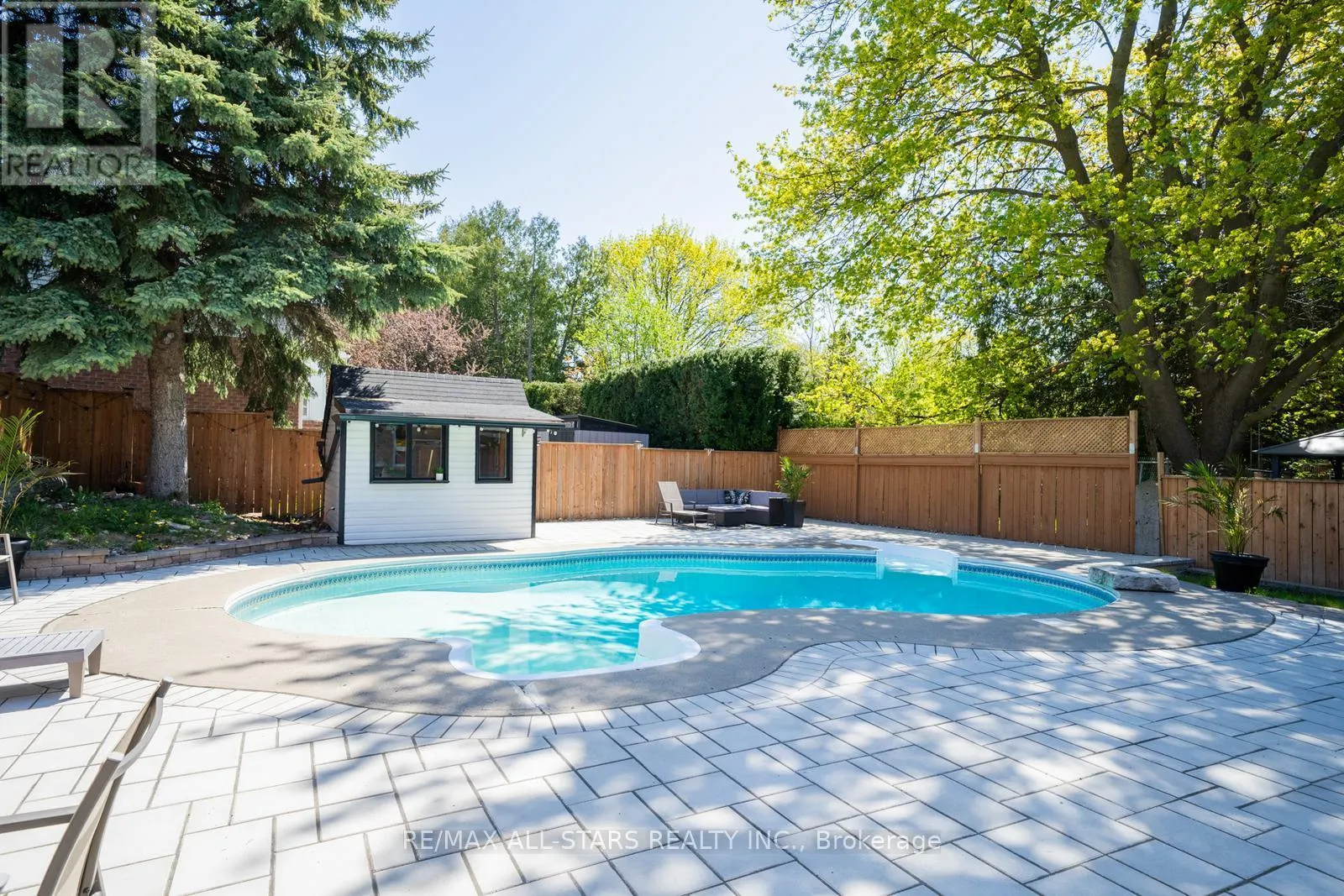 155 WILLOW LANE