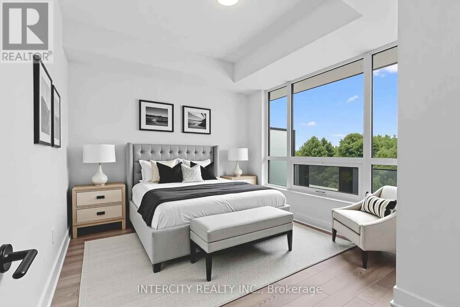411 - 2075 KING ROAD