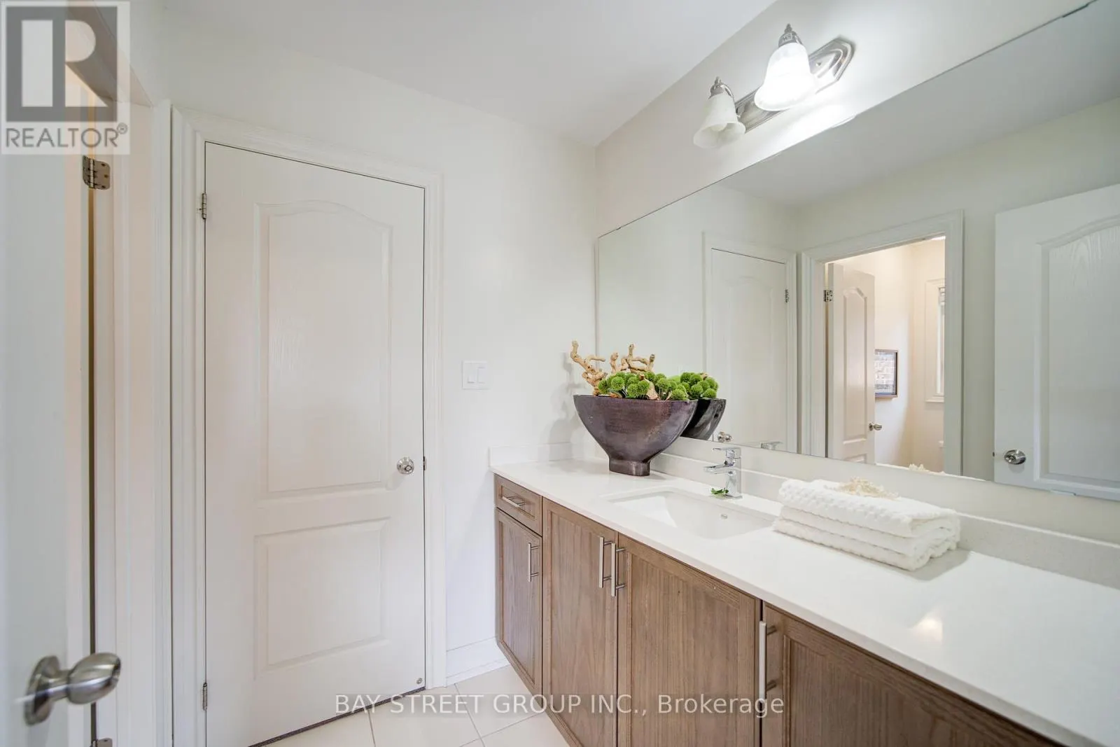 7 YARROW LANE