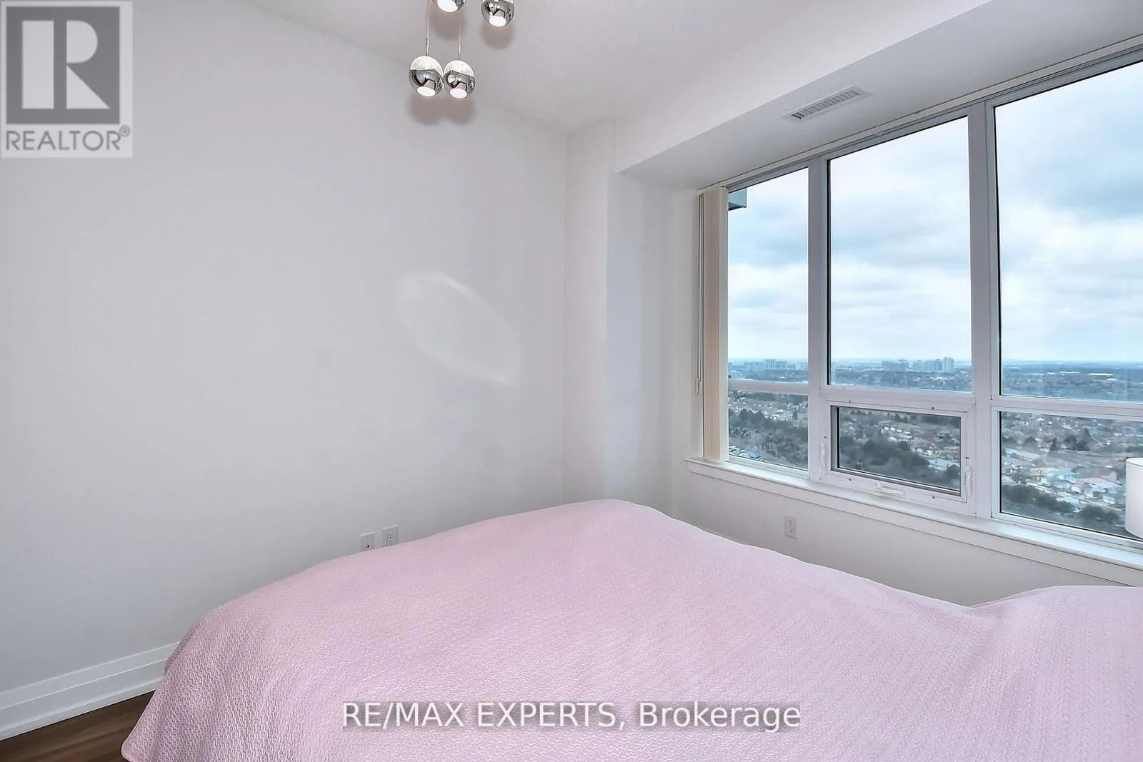 2433 - 7161 YONGE STREET
