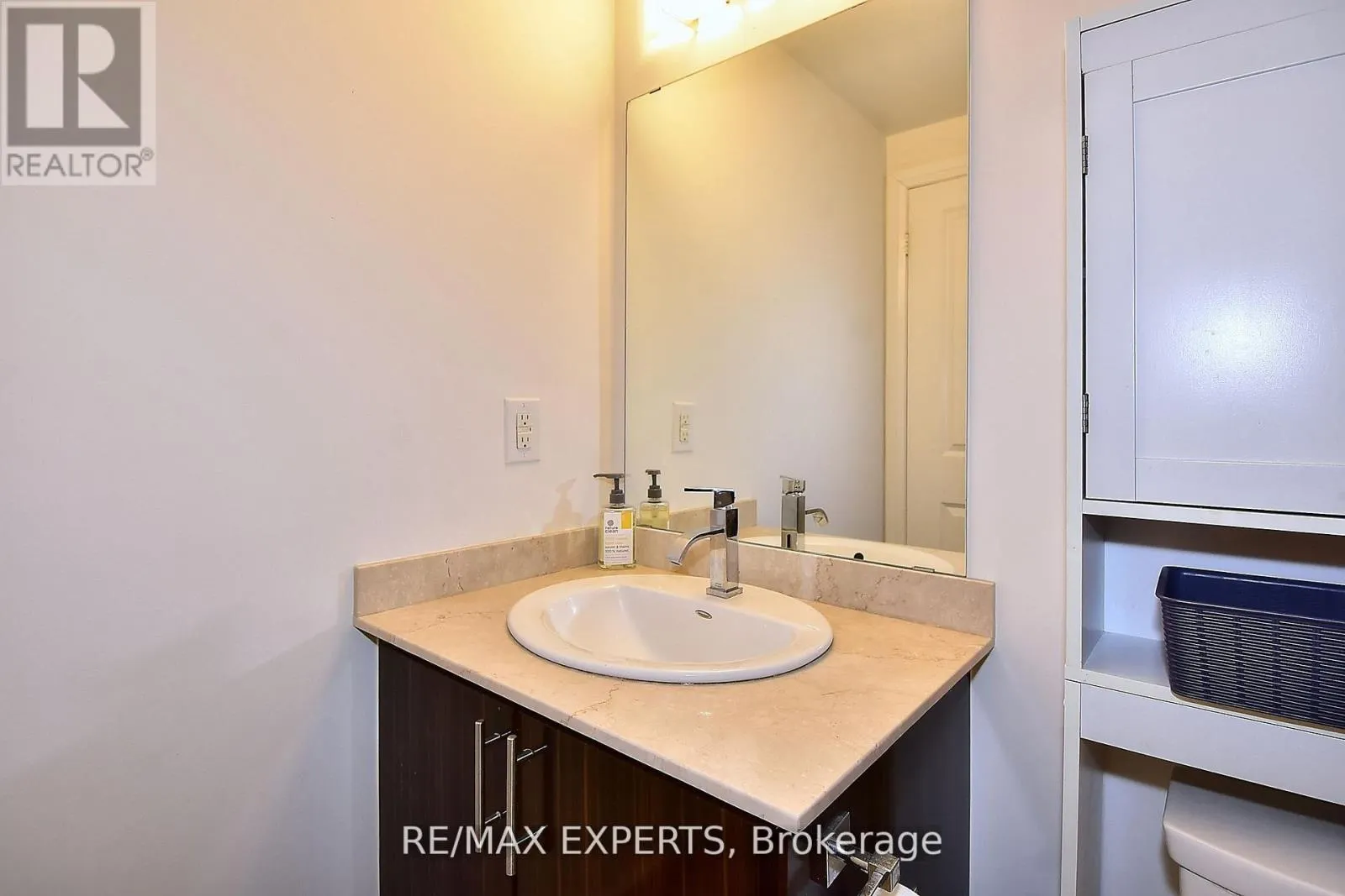 2433 - 7161 YONGE STREET