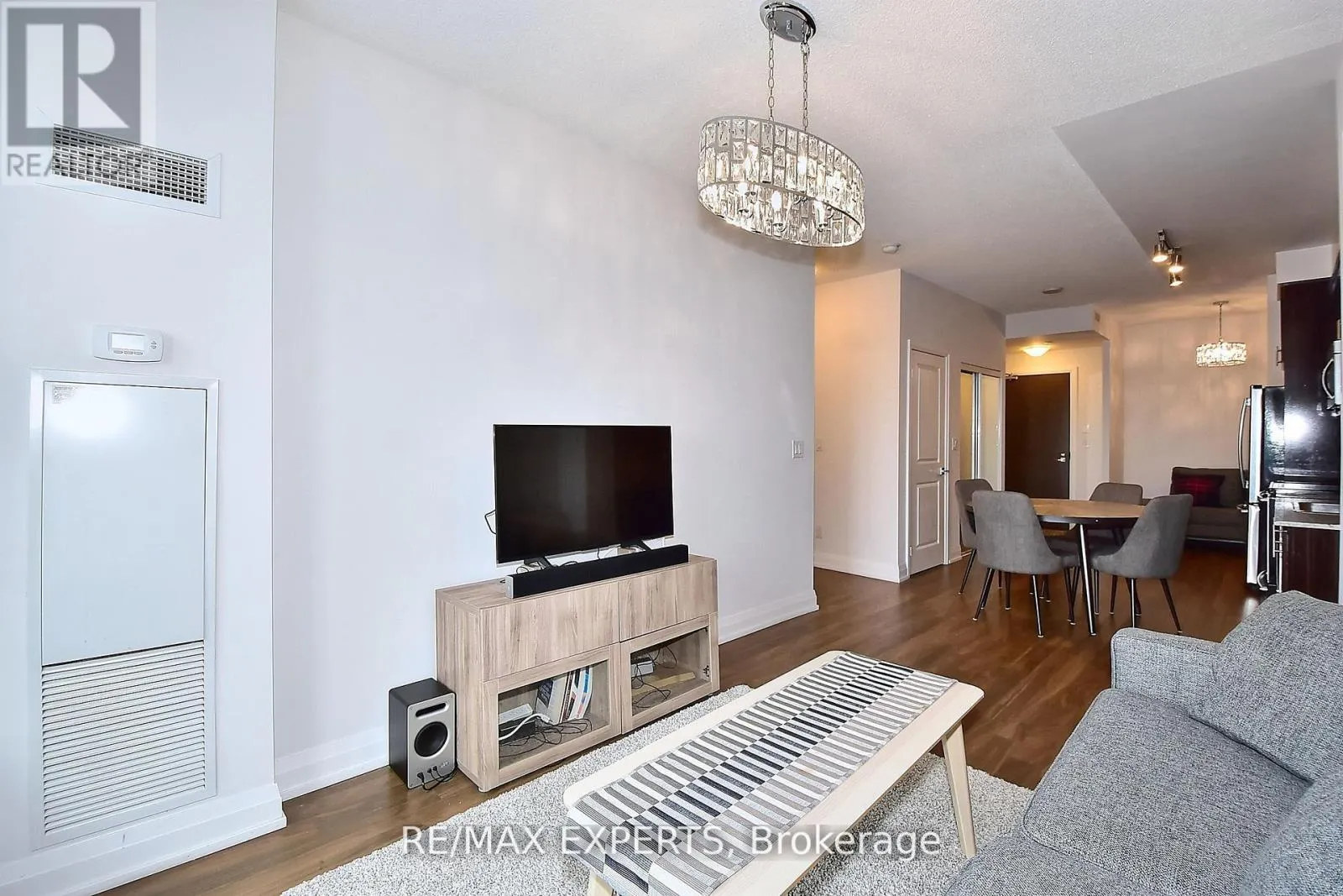2433 - 7161 YONGE STREET