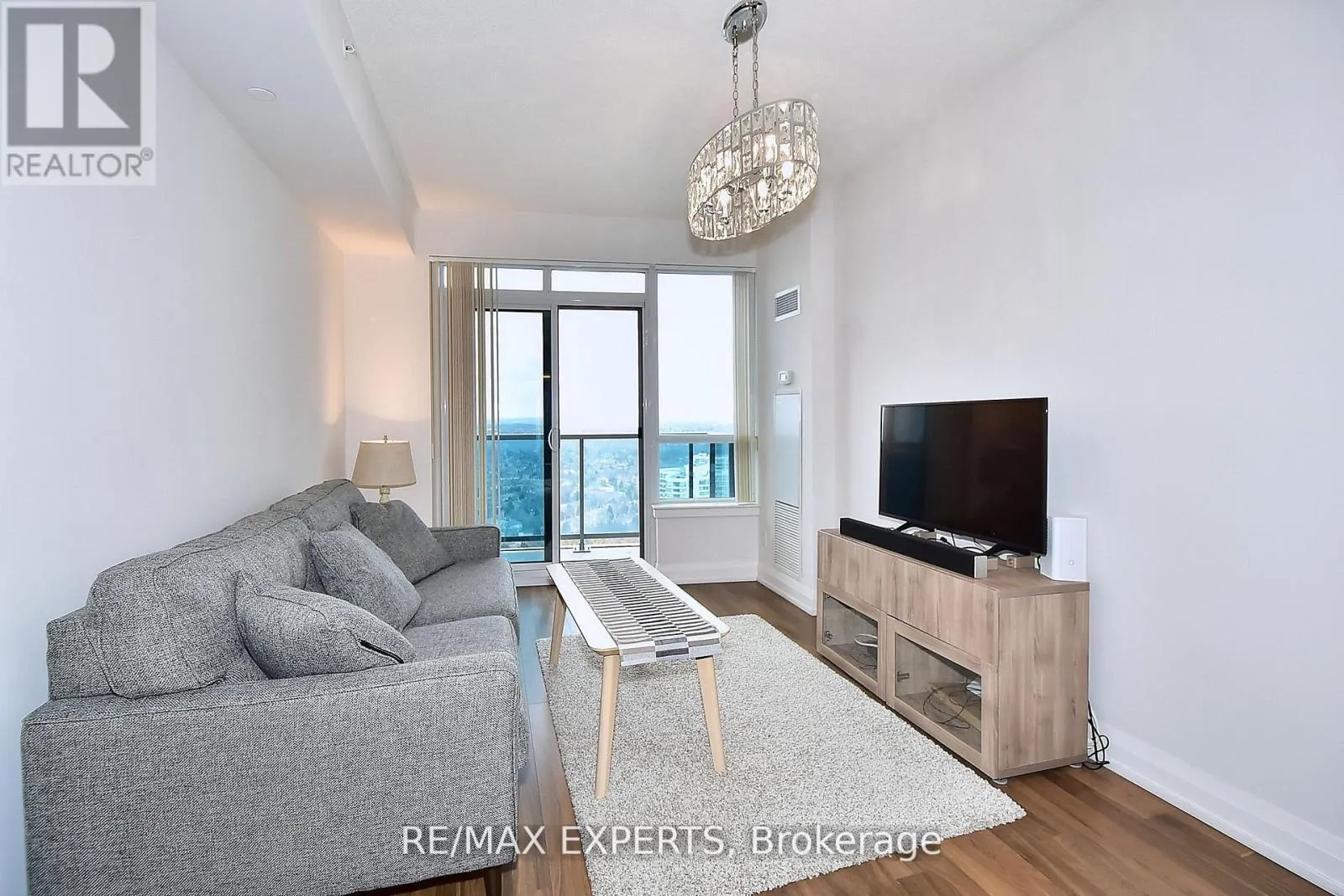 2433 - 7161 YONGE STREET