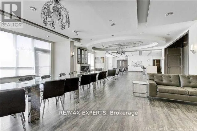 2433 - 7161 YONGE STREET
