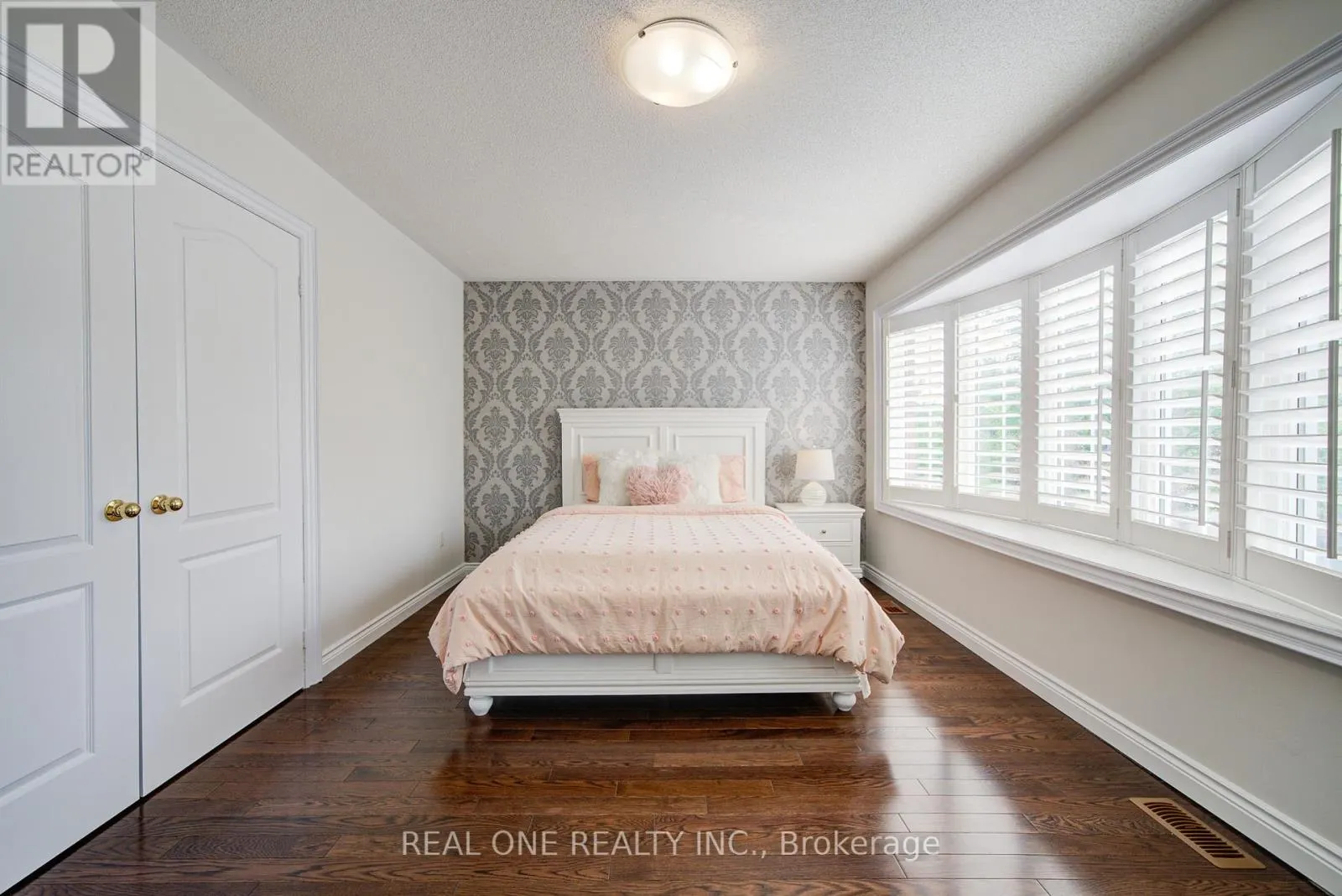 21 MORAINE RIDGE DRIVE