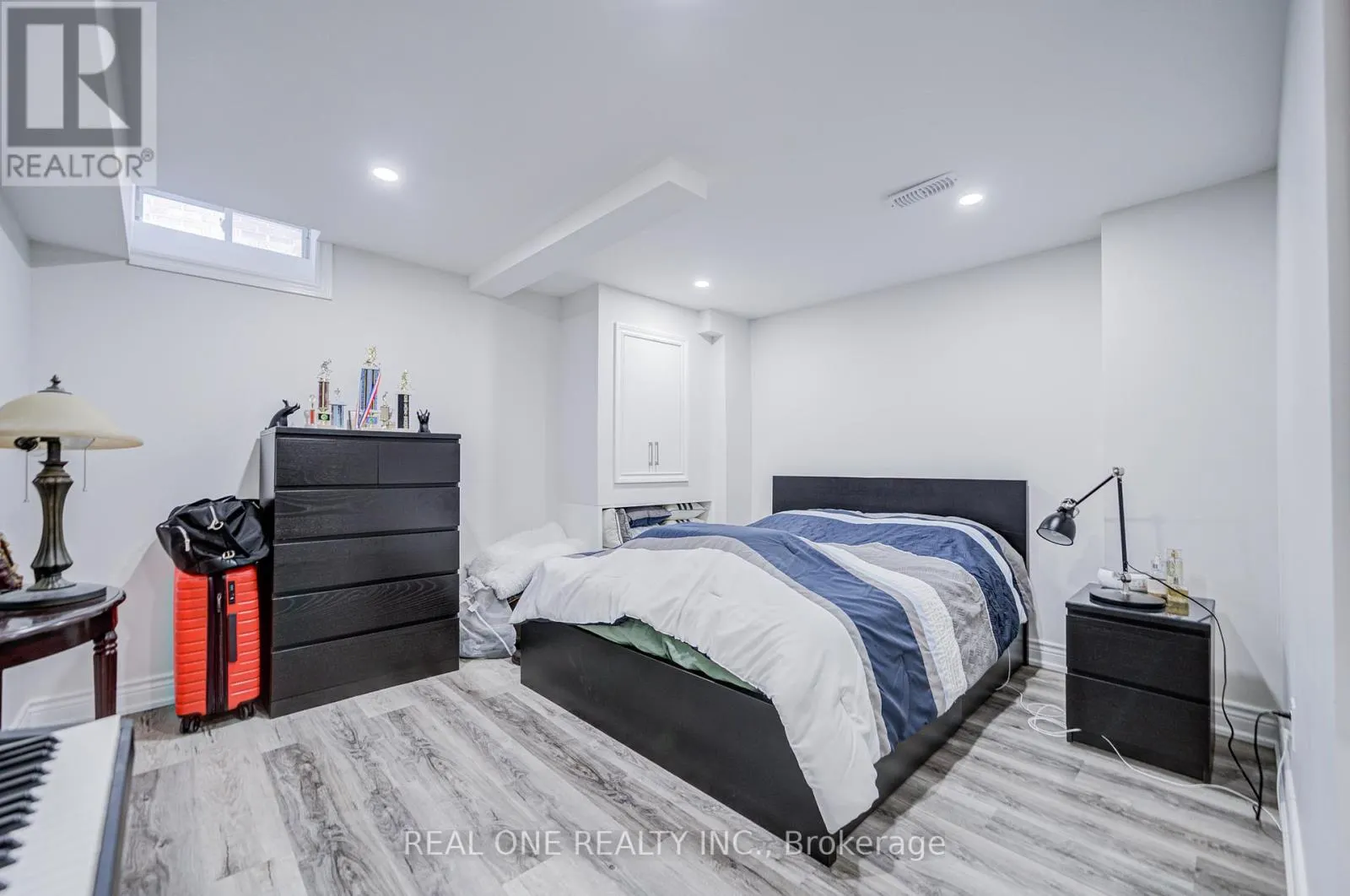 21 MORAINE RIDGE DRIVE