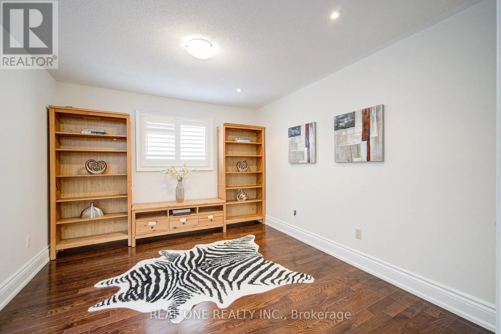 21 MORAINE RIDGE DRIVE
