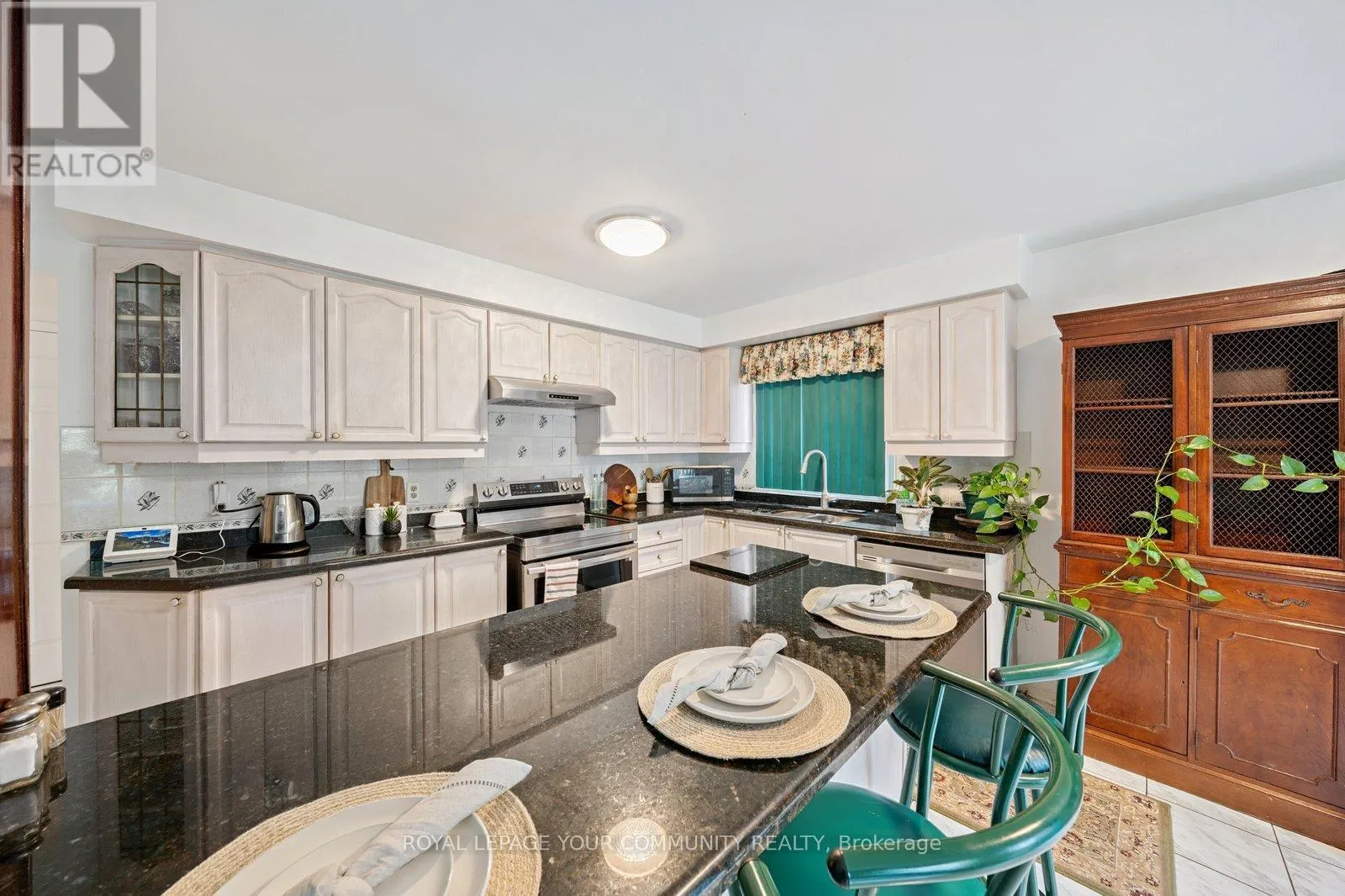 194 CARRINGTON DRIVE
