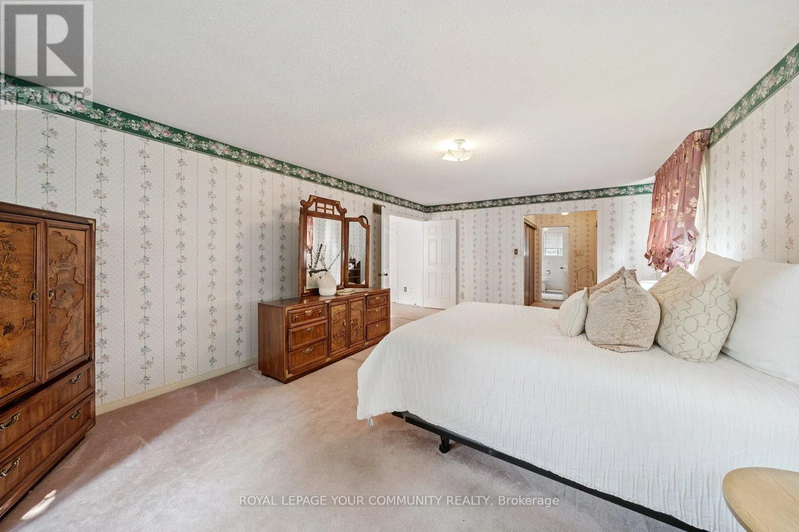 194 CARRINGTON DRIVE