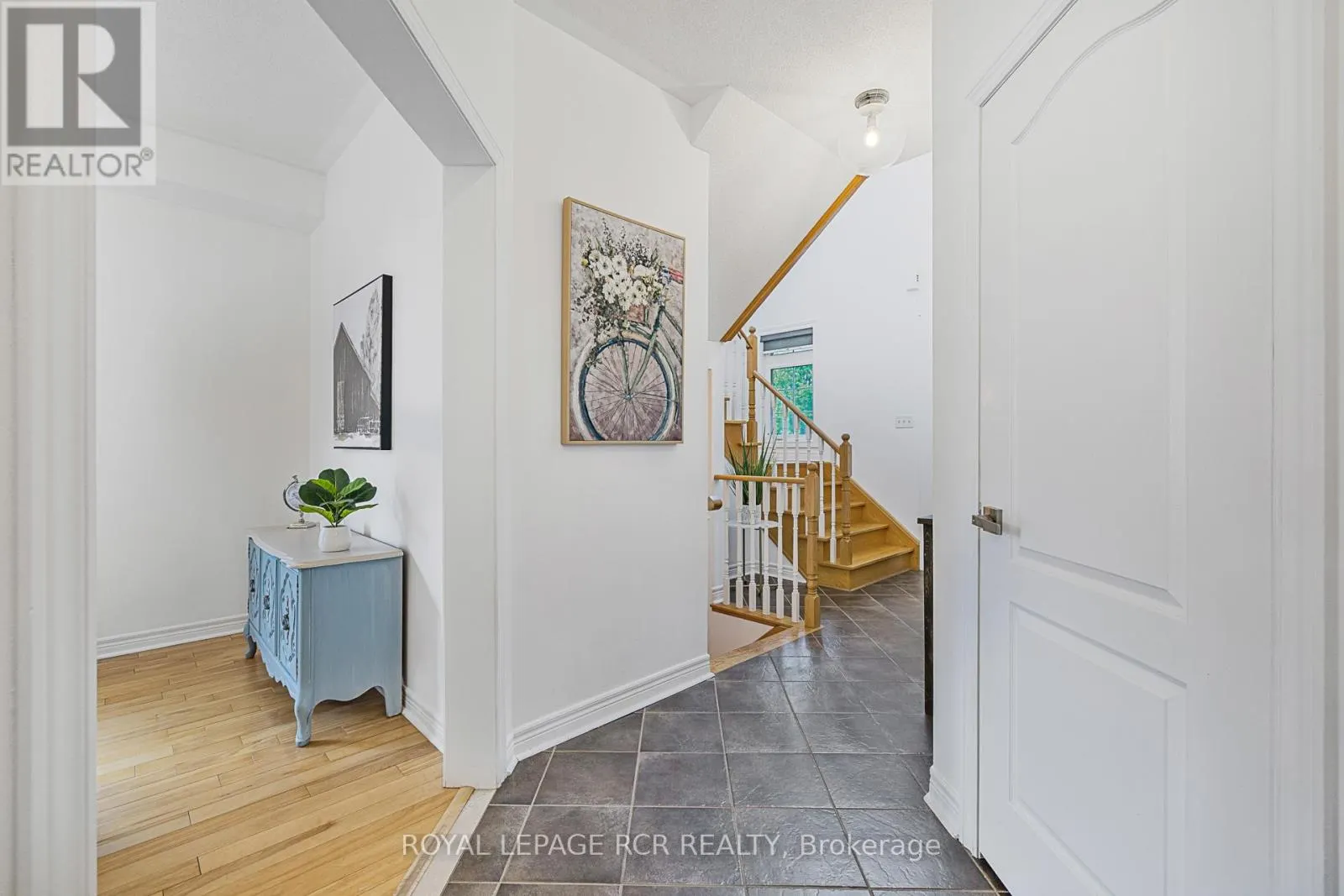 4 CASETON CRESCENT