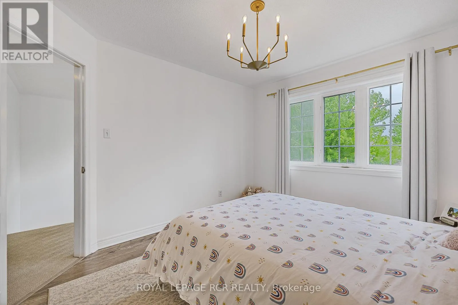 4 CASETON CRESCENT