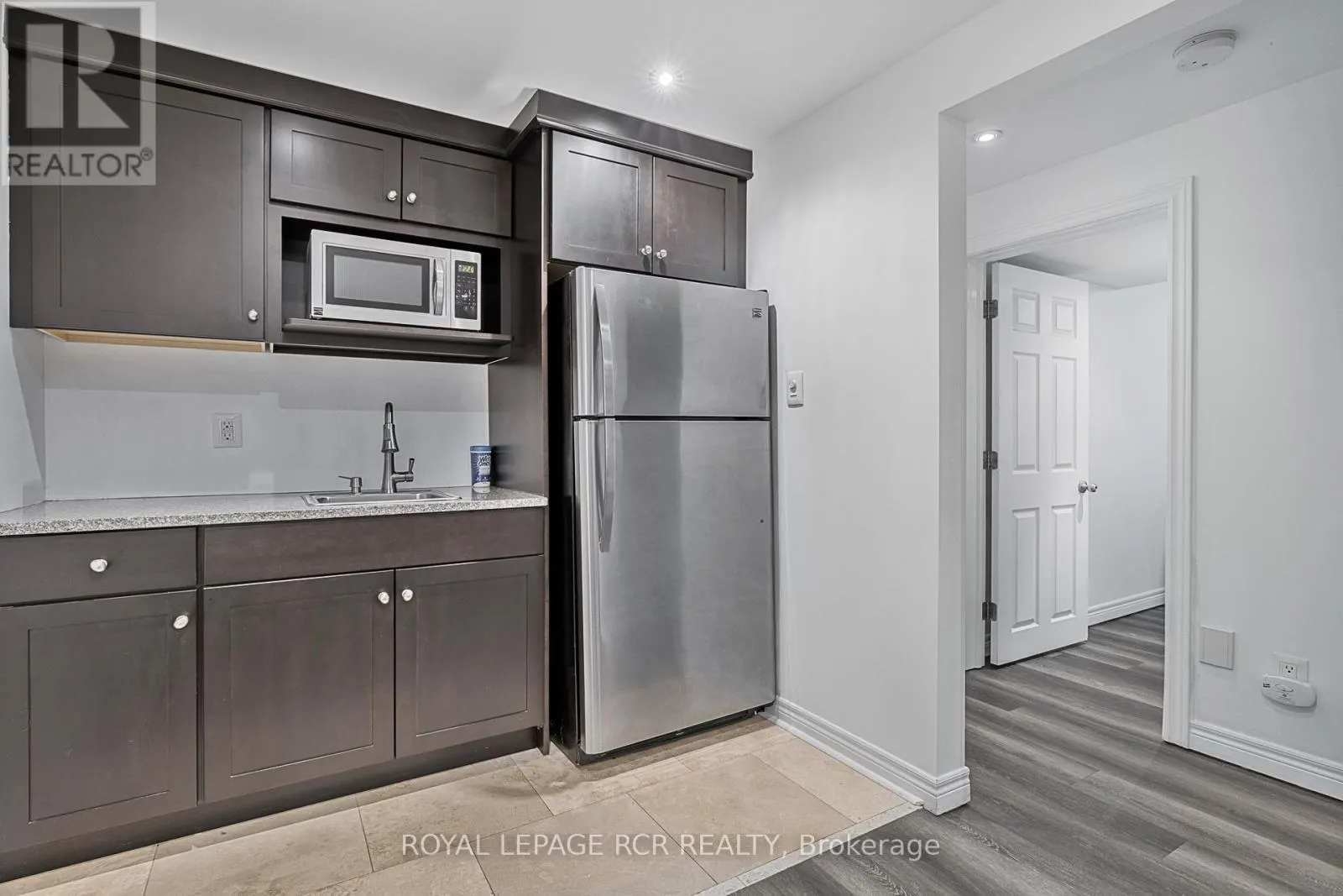4 CASETON CRESCENT