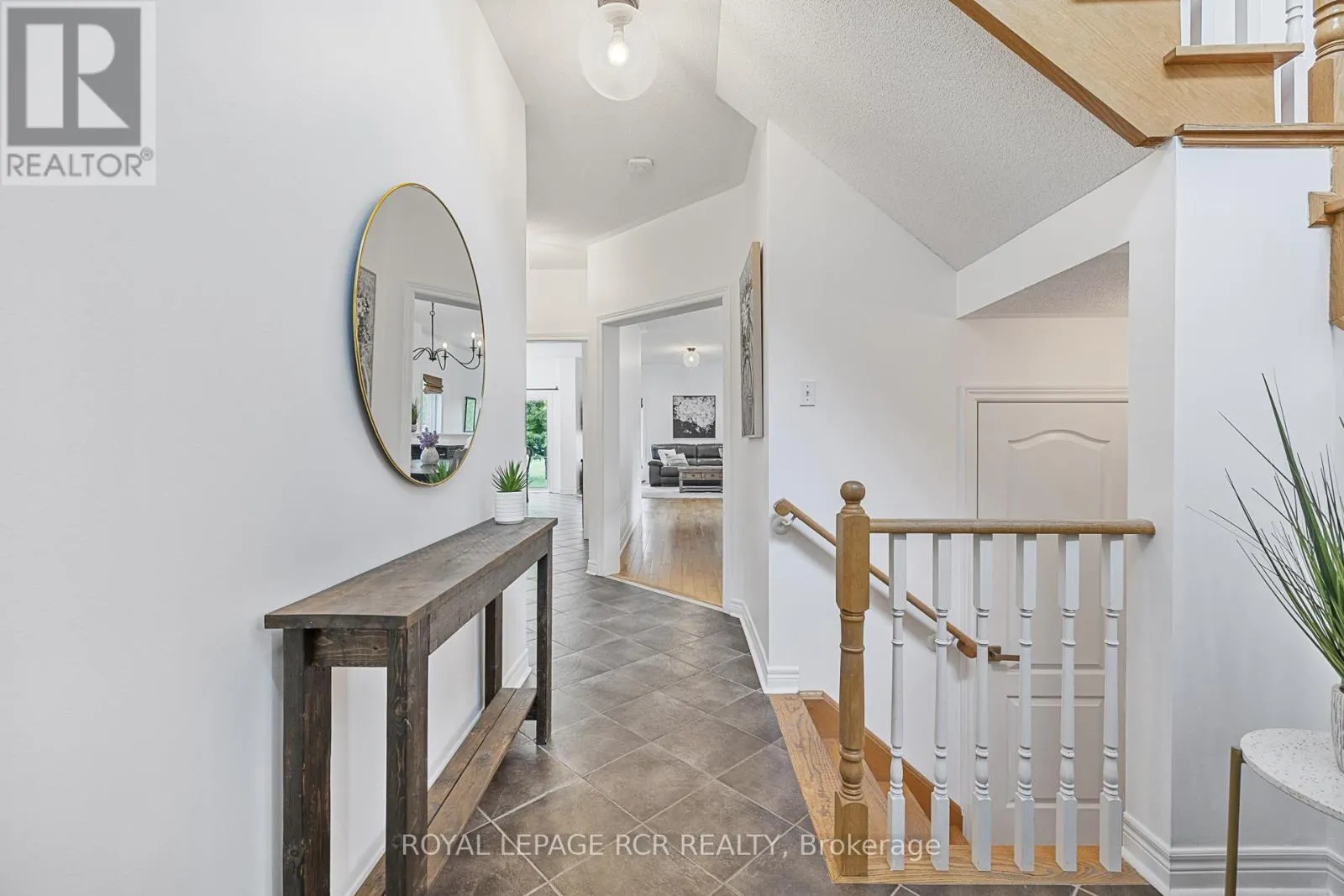 4 CASETON CRESCENT