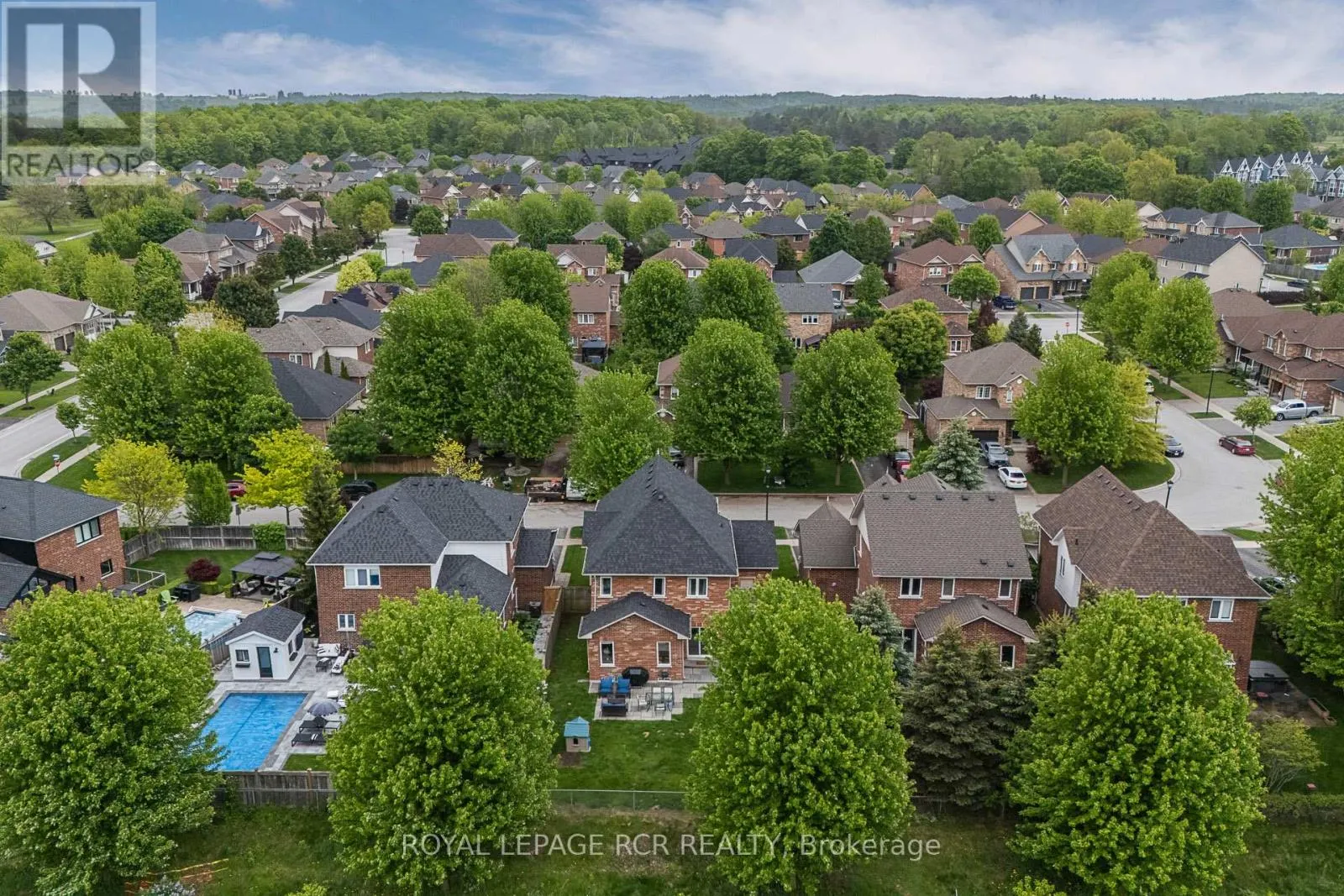 4 CASETON CRESCENT