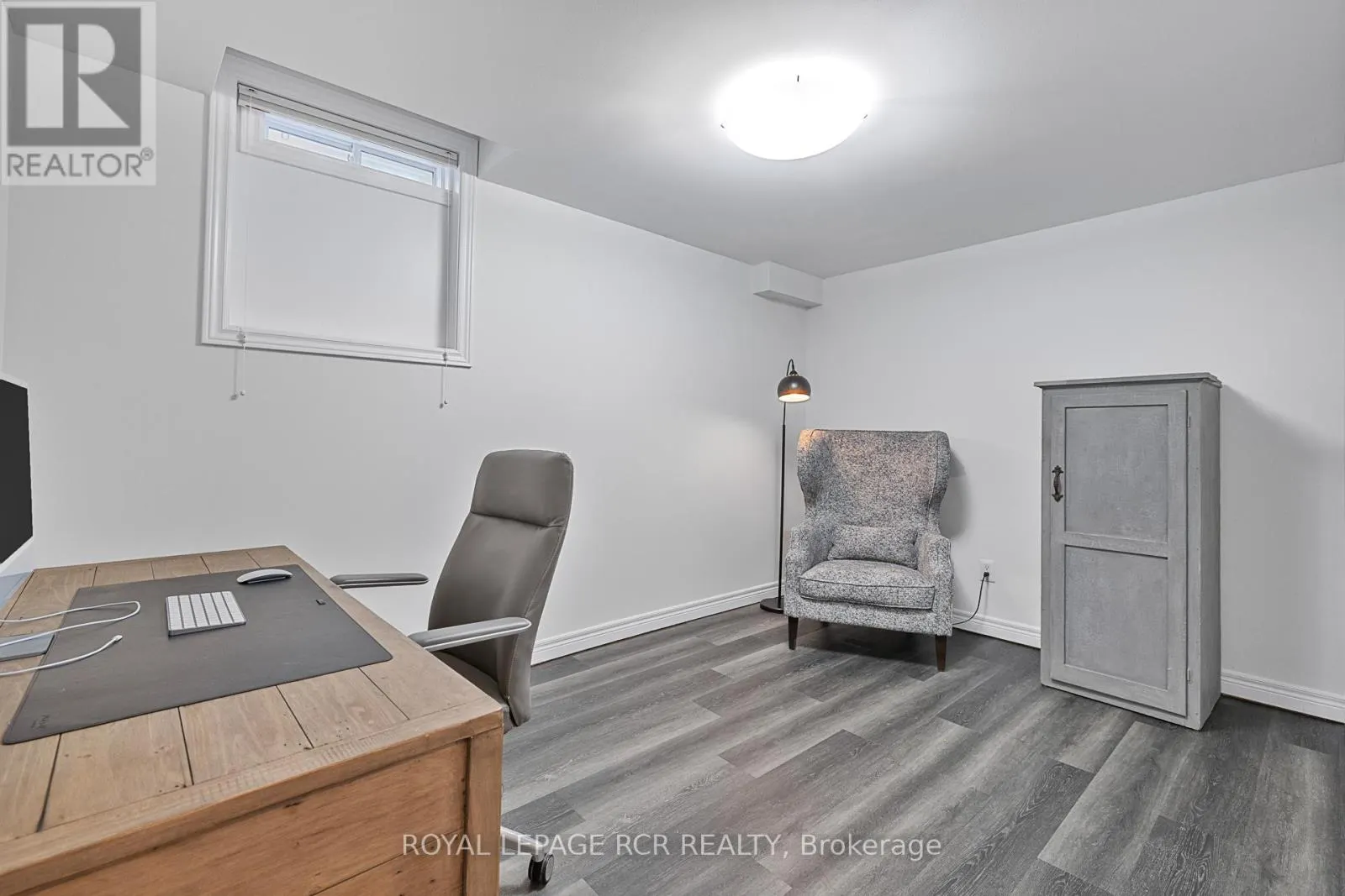 4 CASETON CRESCENT