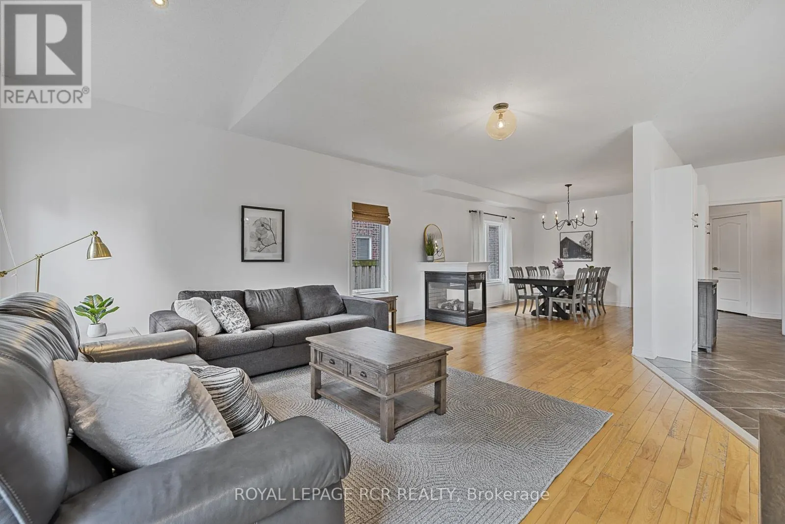 4 CASETON CRESCENT