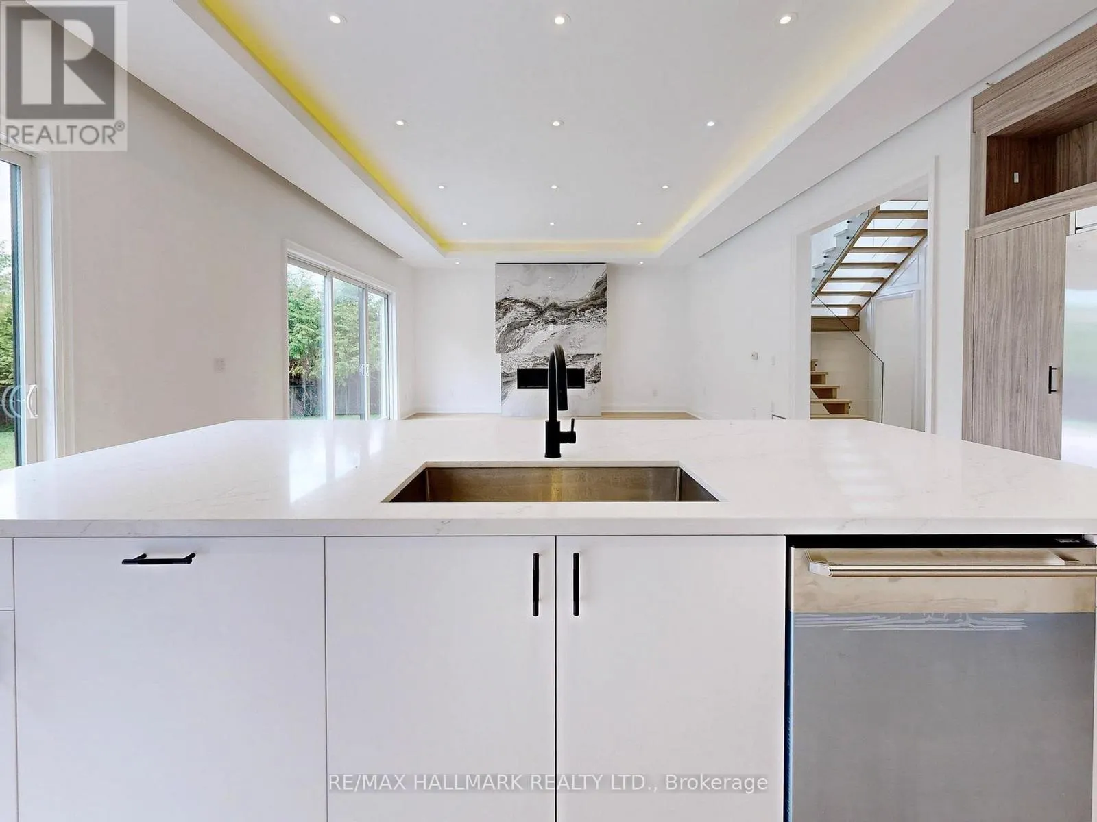 32 COSSAR DRIVE