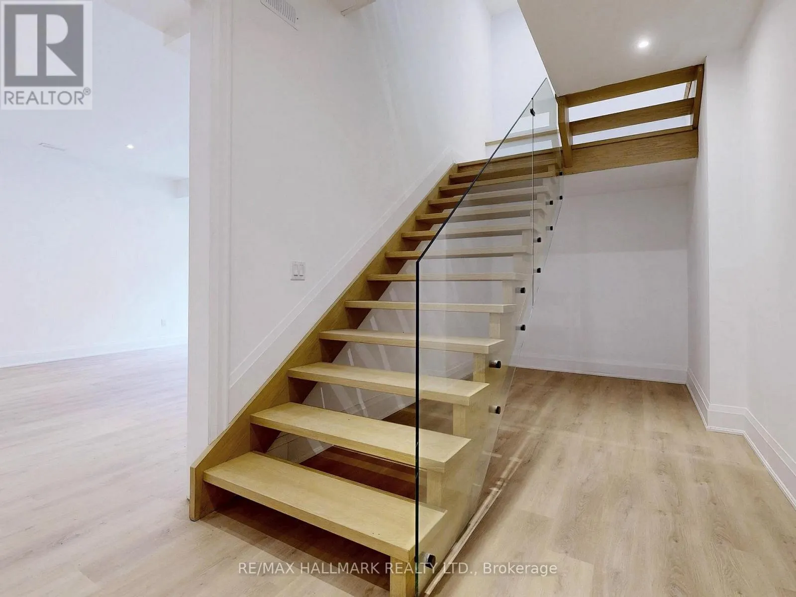 32 COSSAR DRIVE