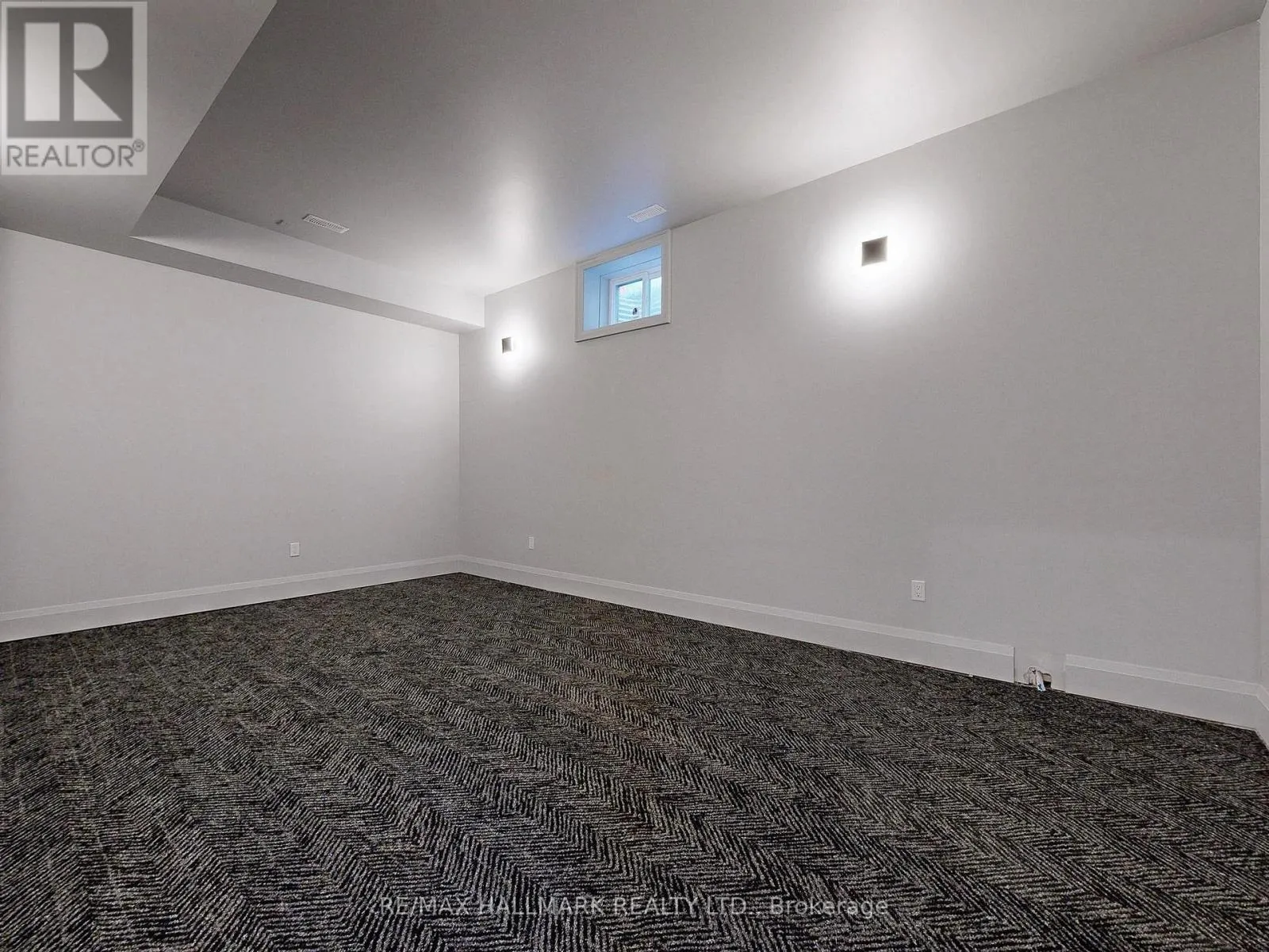 32 COSSAR DRIVE