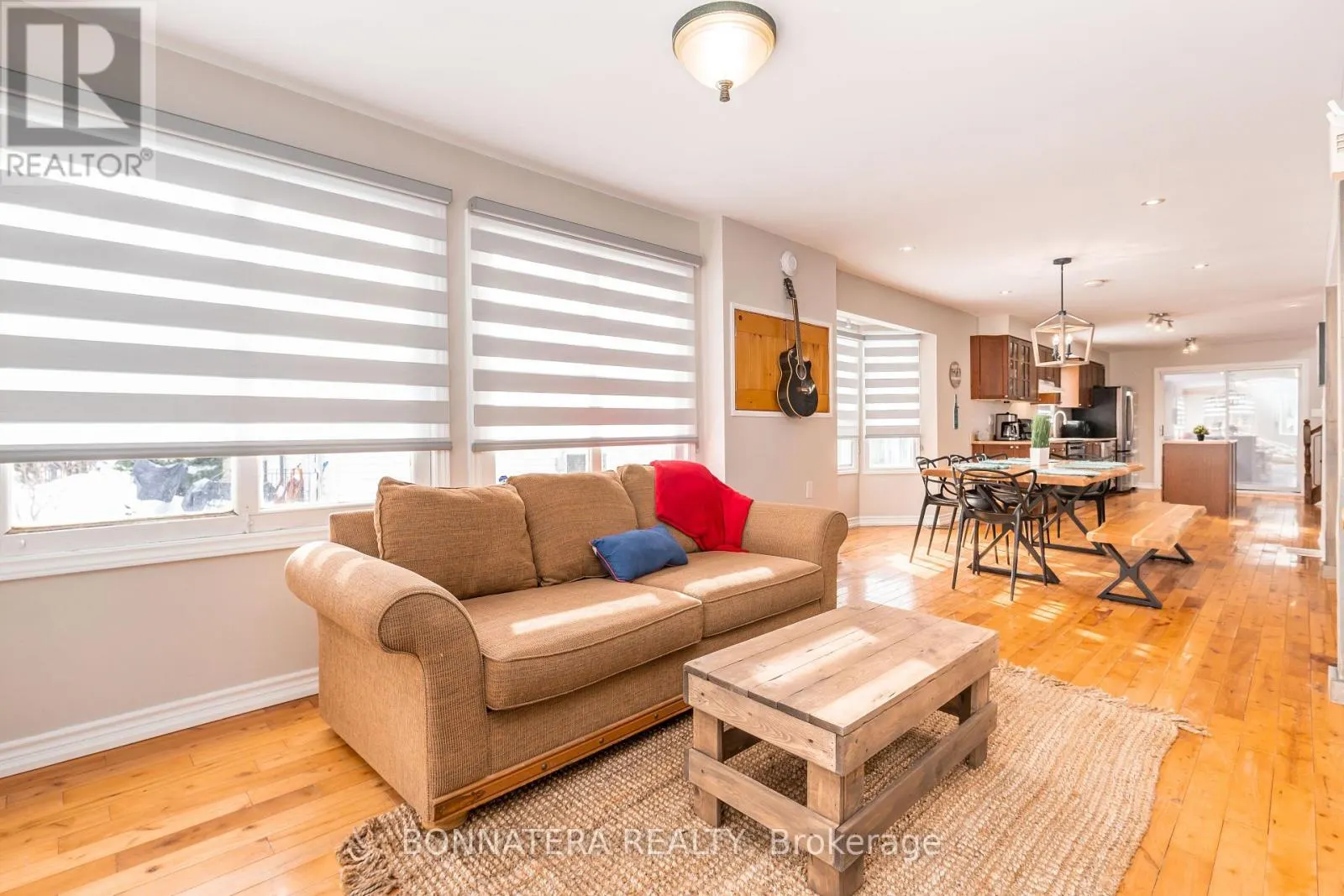687 INNISFIL BEACH ROAD
