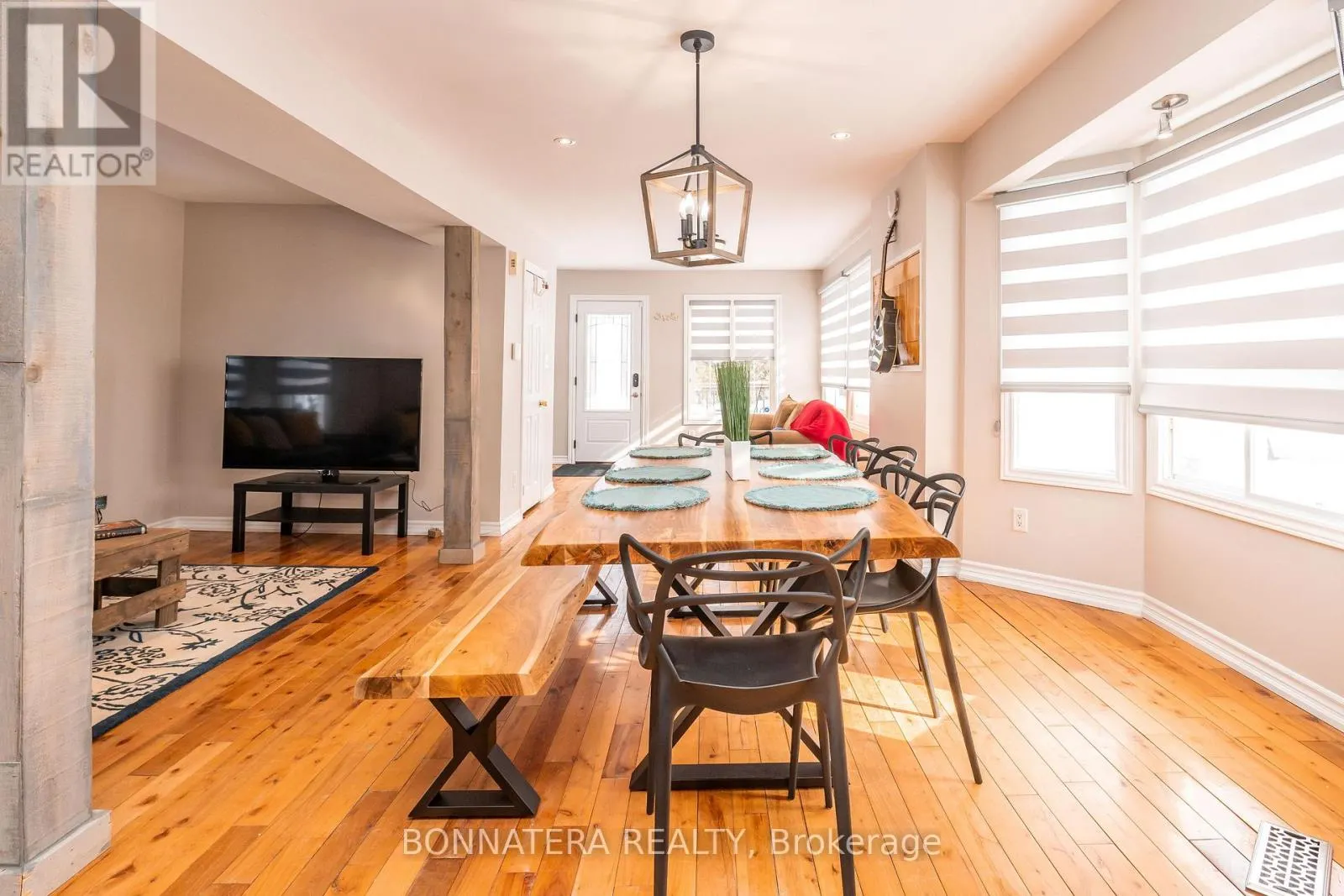 687 INNISFIL BEACH ROAD