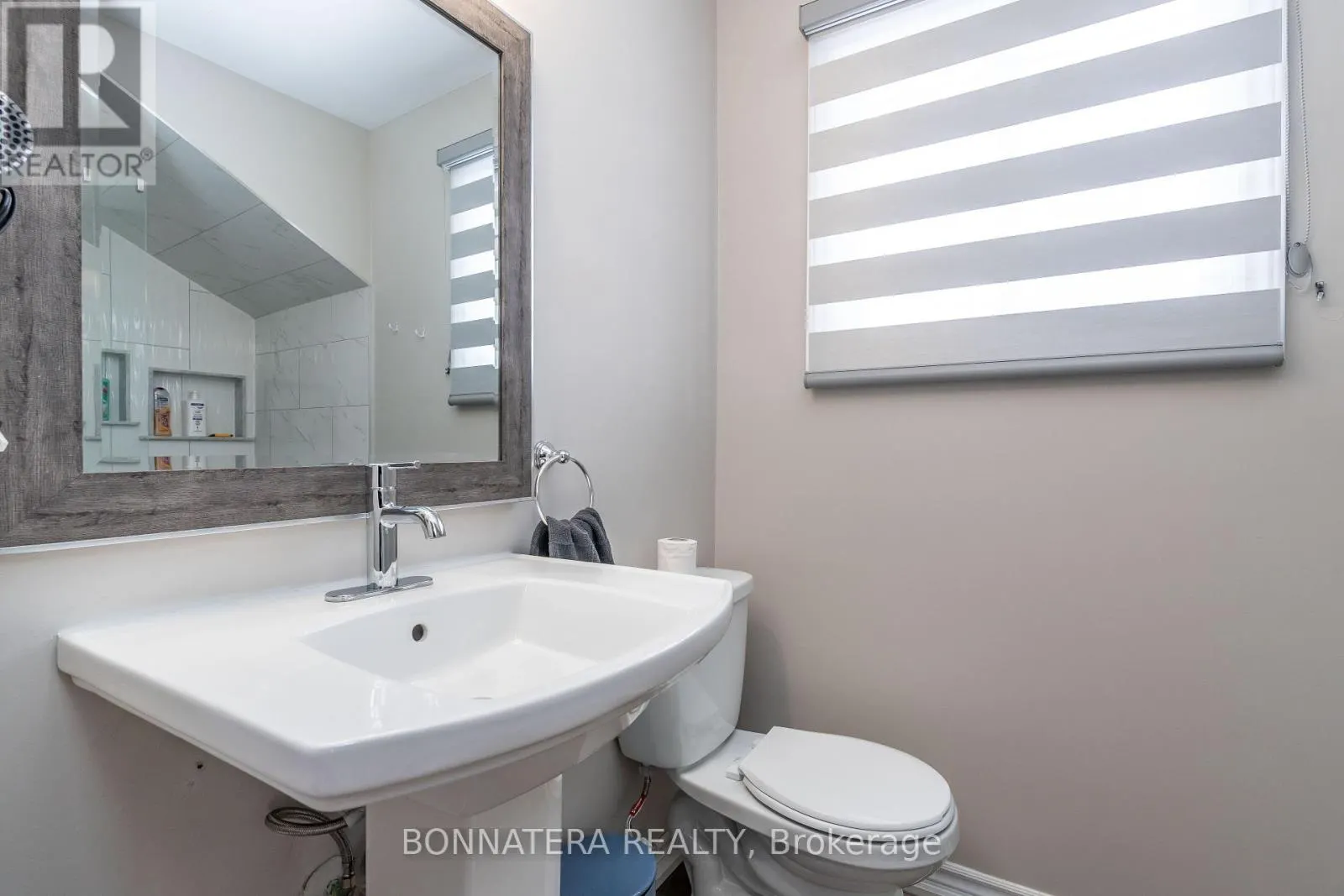 687 INNISFIL BEACH ROAD