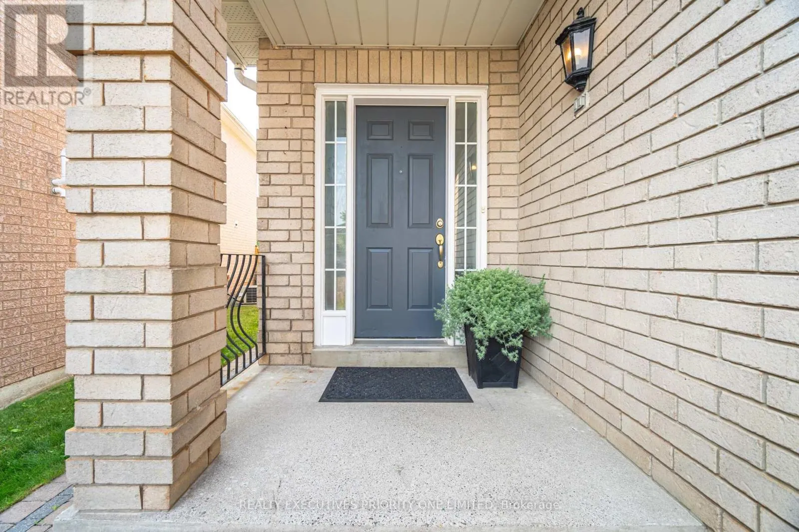 105 SOLWAY AVENUE
