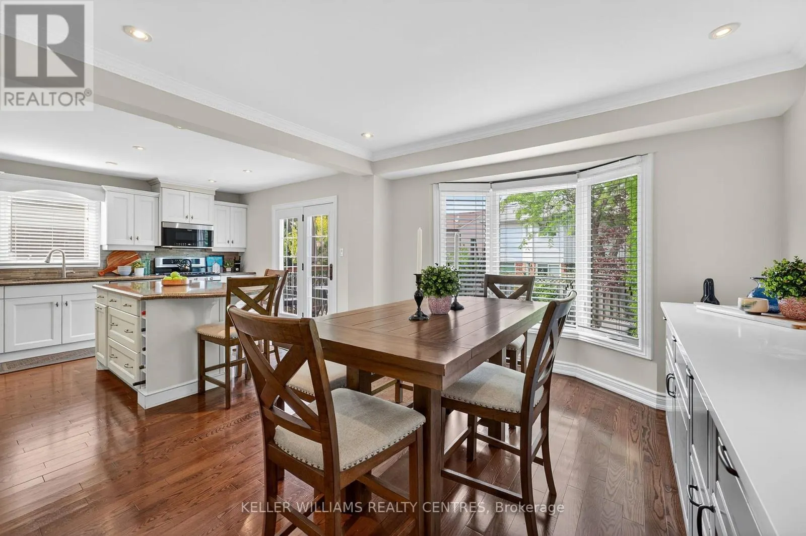 42 BUCHANAN CRESCENT