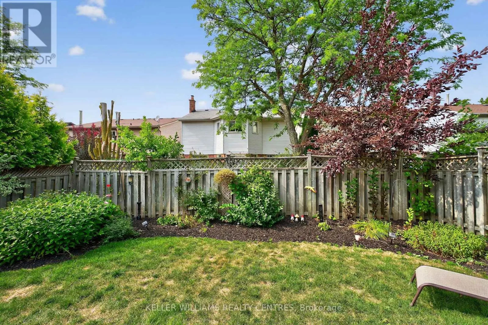 42 BUCHANAN CRESCENT