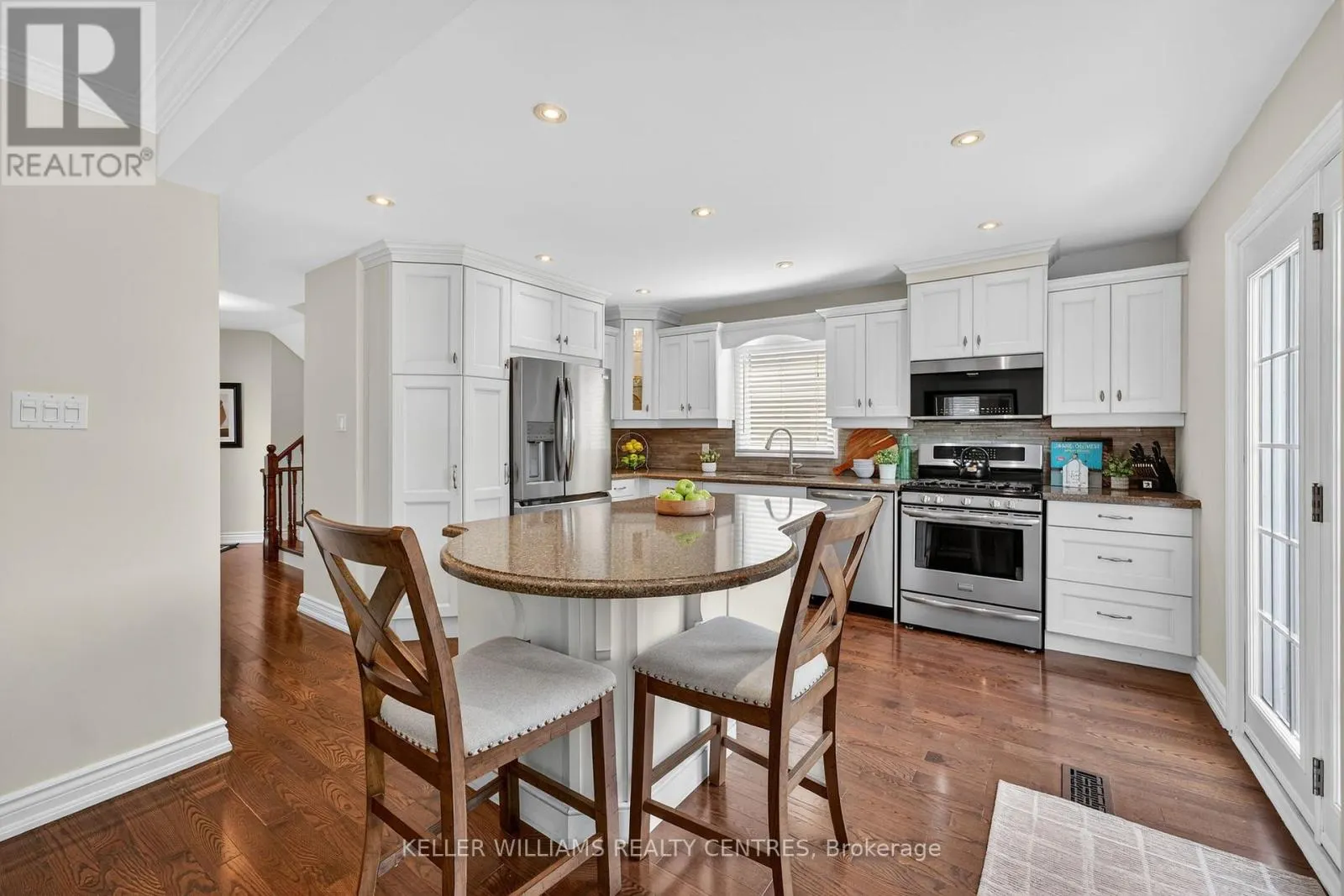 42 BUCHANAN CRESCENT
