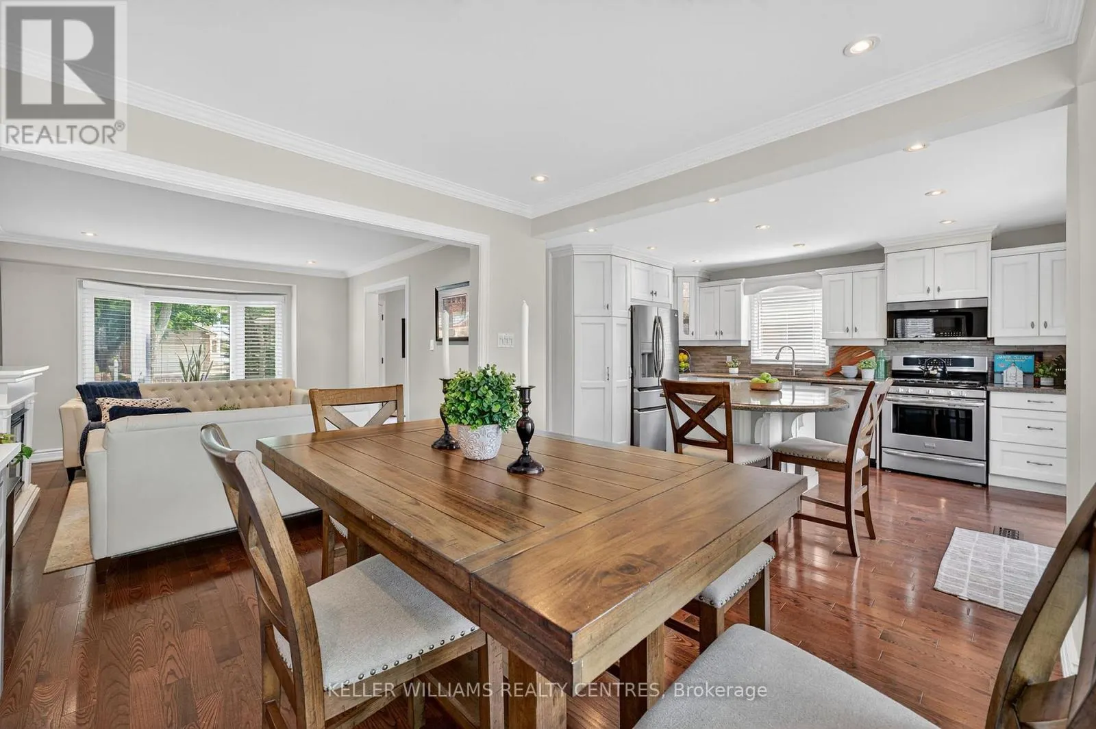 42 BUCHANAN CRESCENT