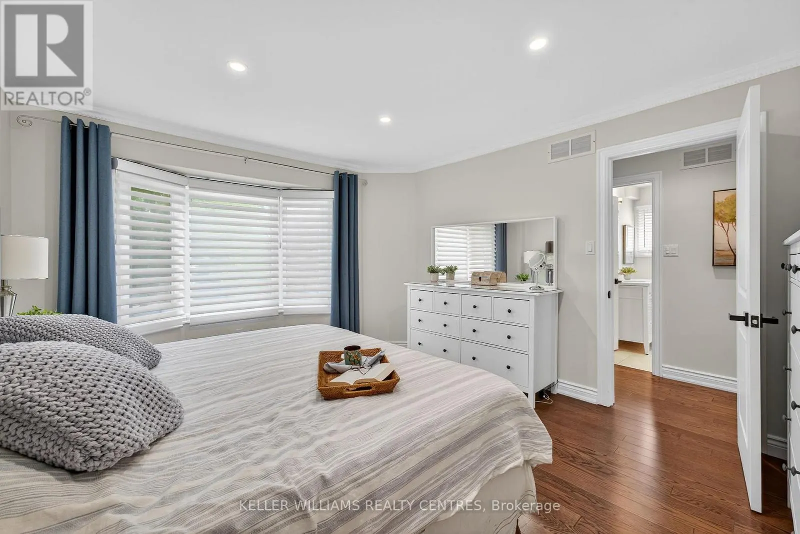 42 BUCHANAN CRESCENT