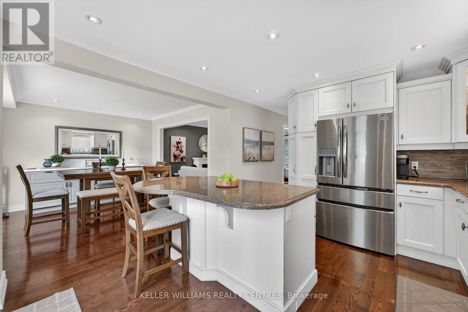 42 BUCHANAN CRESCENT