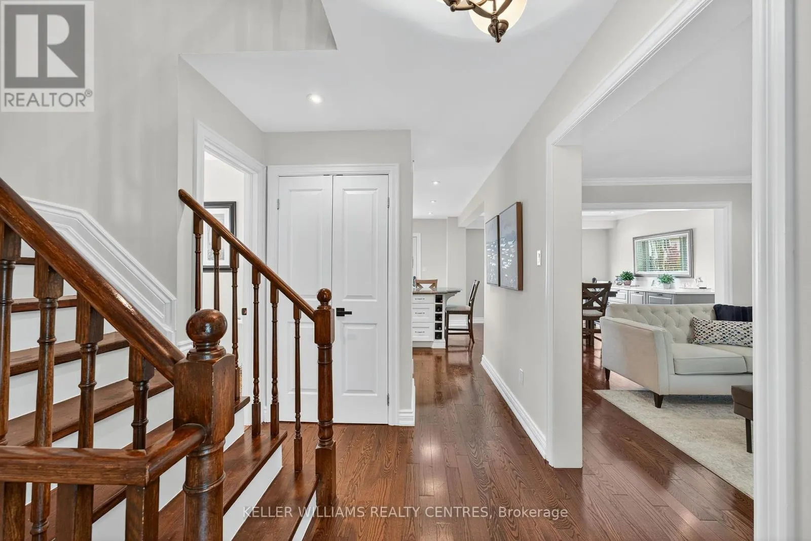 42 BUCHANAN CRESCENT
