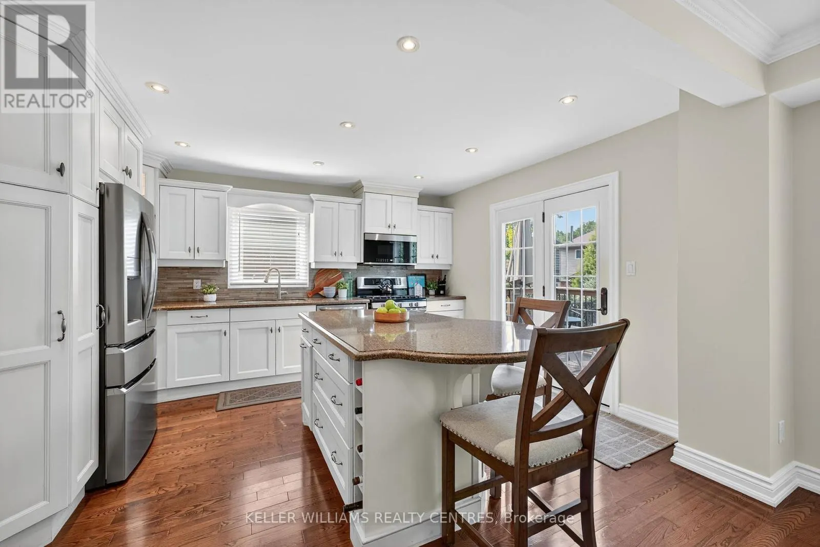 42 BUCHANAN CRESCENT